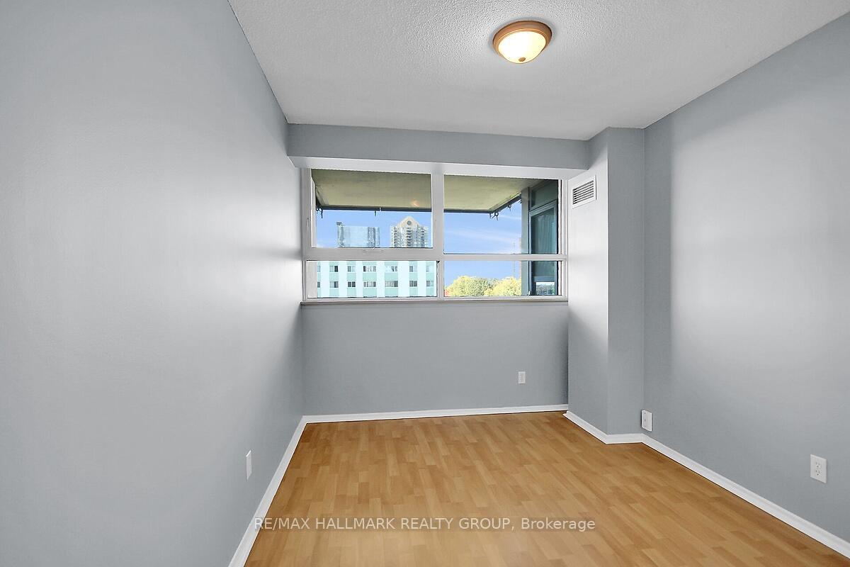 Photo 20 of Unit 704, 555 Brittany Drive, Ottawa, Viscount Alexander Park — HOMEH
