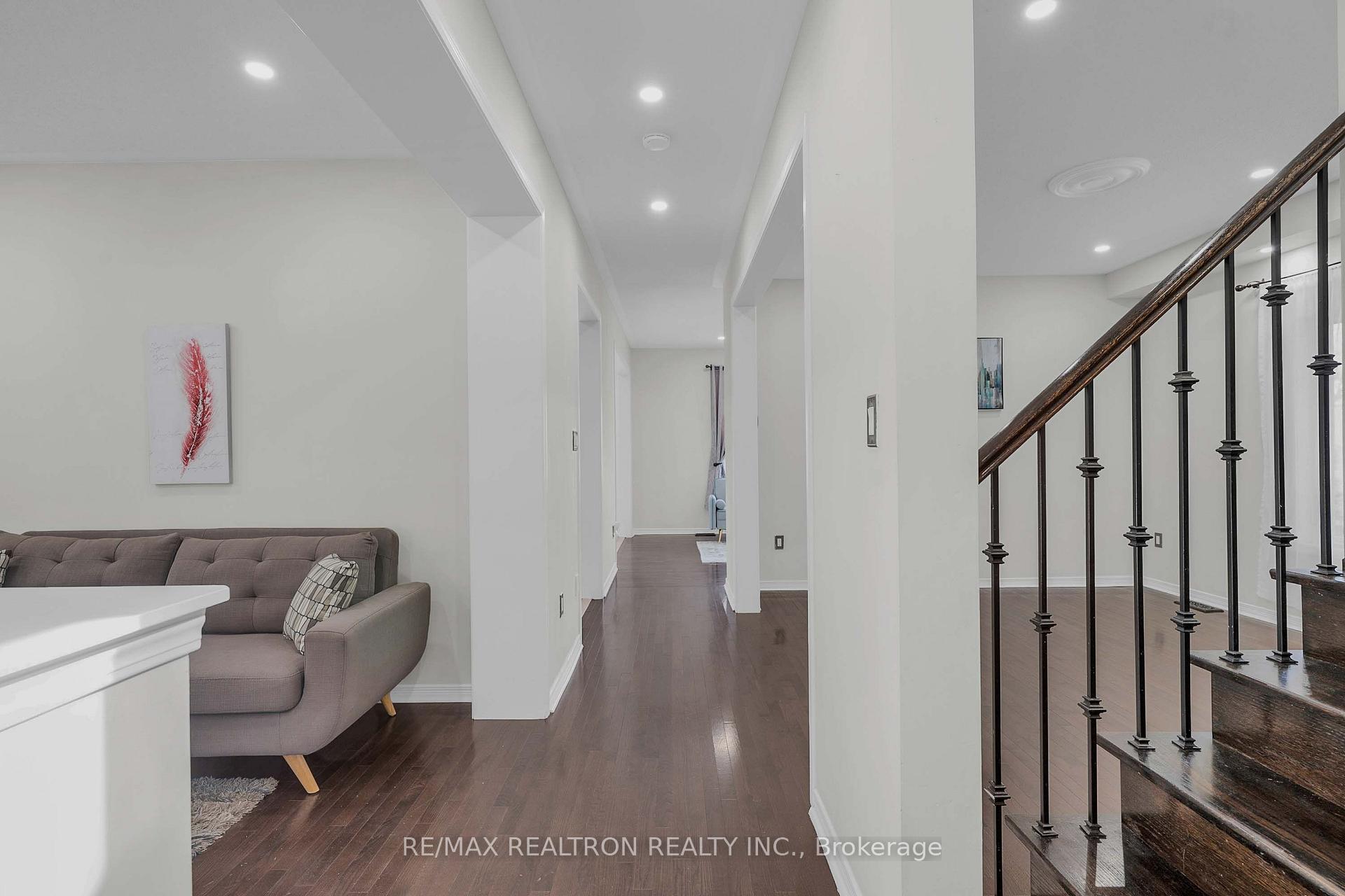 Photo 12 of 51 Swindells Street, Clarington, Bowmanville — HOMEH