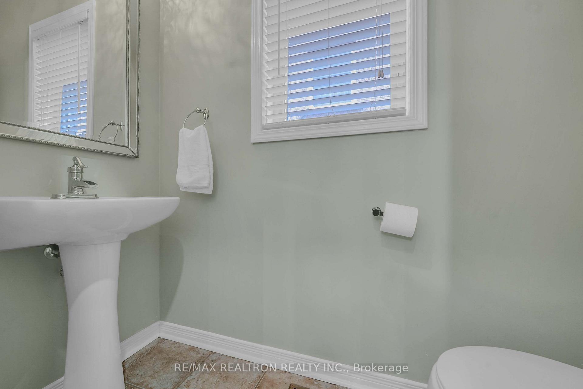 Photo 23 of 51 Swindells Street, Clarington, Bowmanville — HOMEH