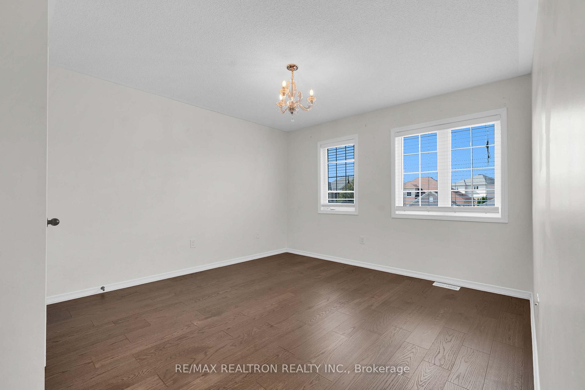Photo 34 of 51 Swindells Street, Clarington, Bowmanville — HOMEH