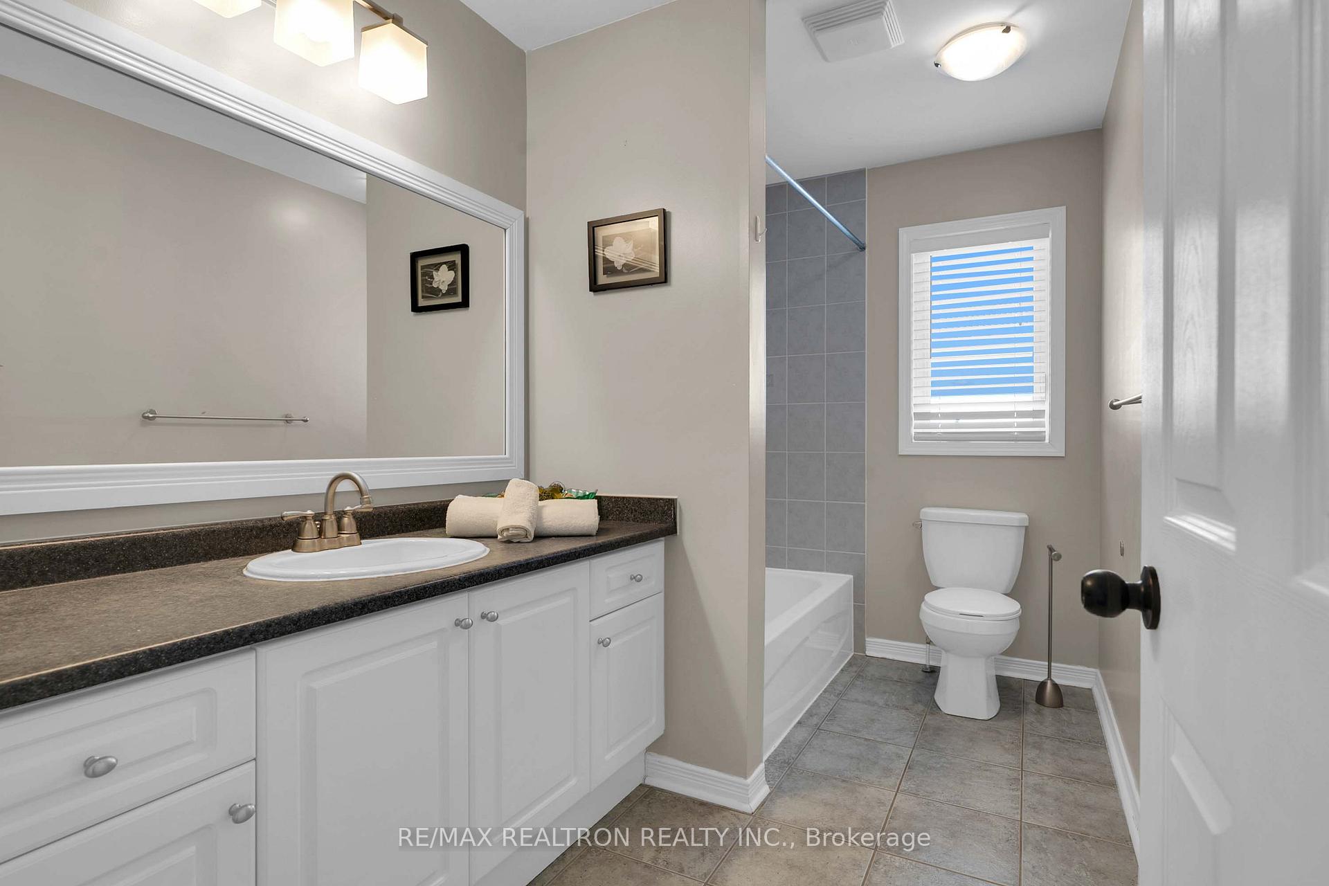 Photo 36 of 51 Swindells Street, Clarington, Bowmanville — HOMEH