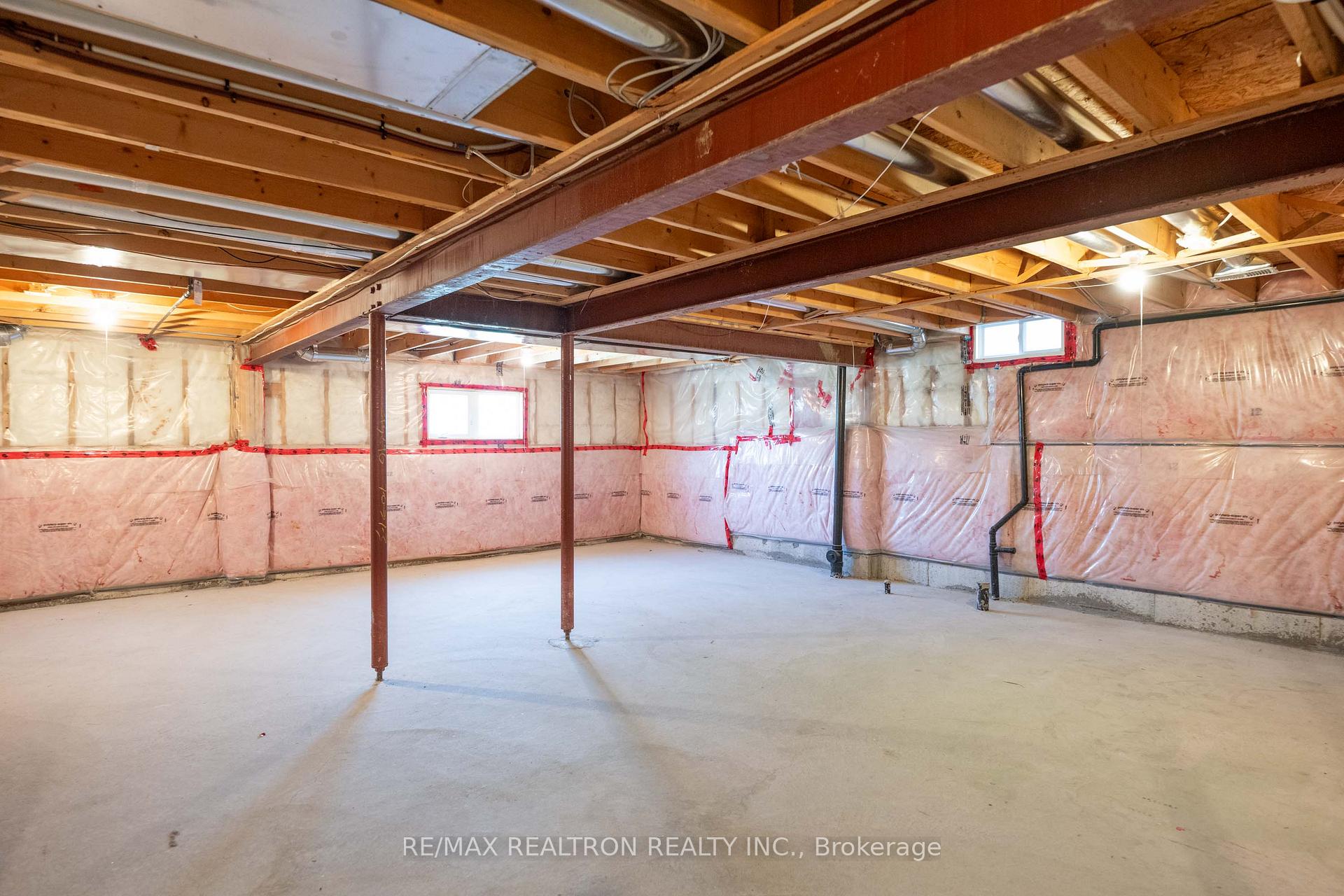 Photo 40 of 51 Swindells Street, Clarington, Bowmanville — HOMEH