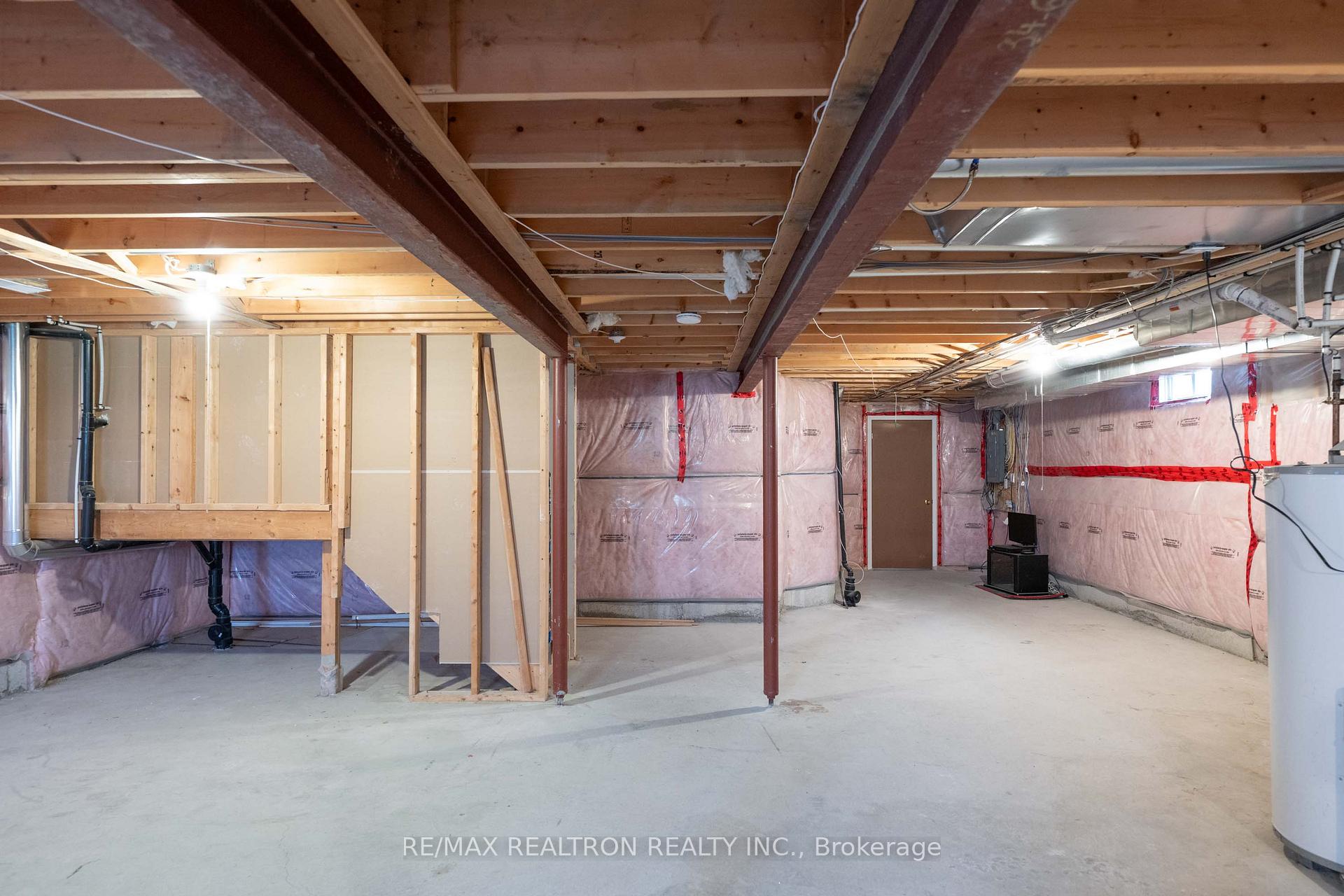 Photo 41 of 51 Swindells Street, Clarington, Bowmanville — HOMEH