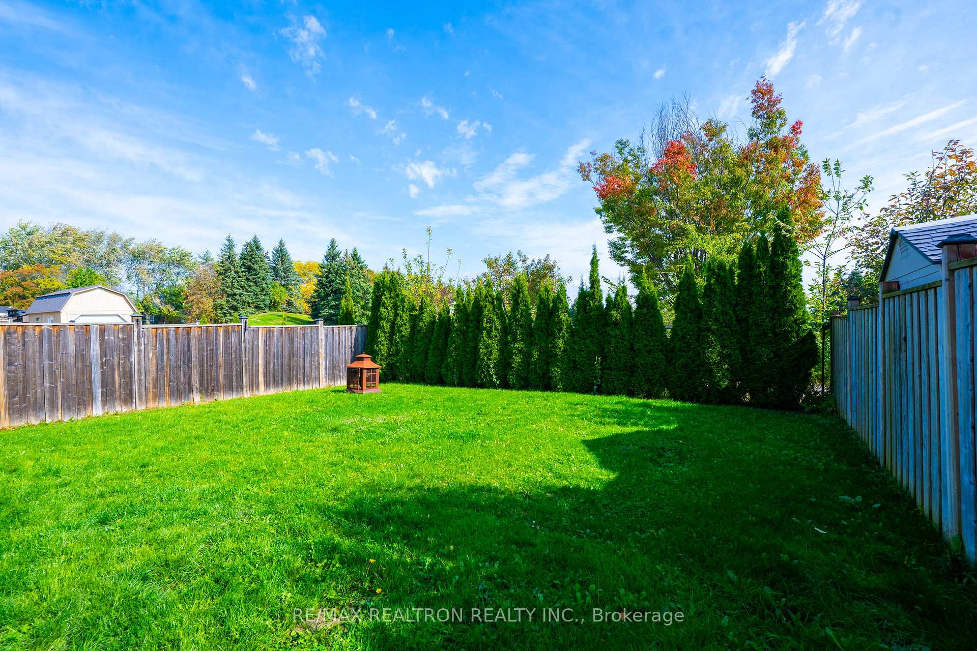 Photo 44 of 51 Swindells Street, Clarington, Bowmanville — HOMEH