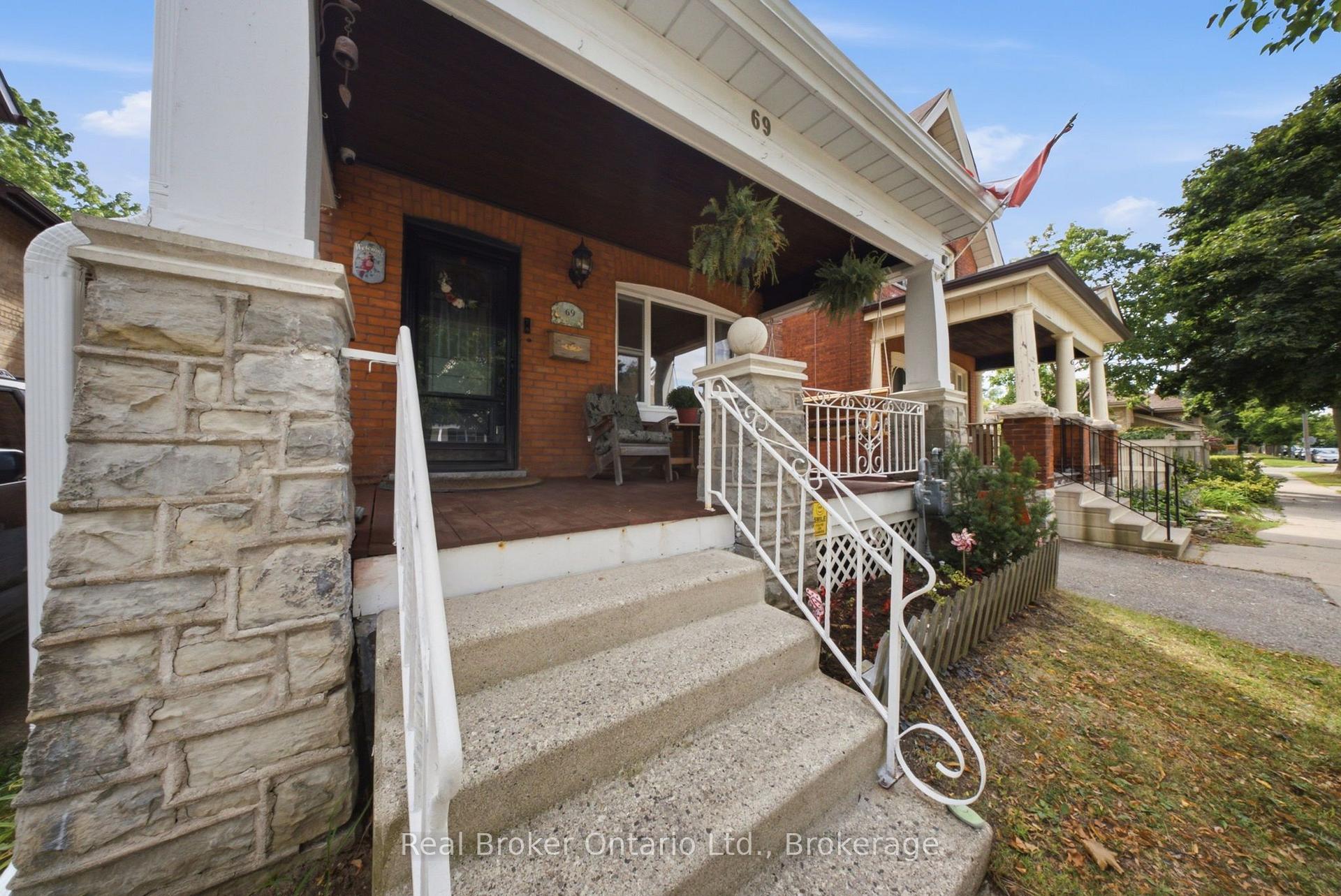 Photo 4 of 69 Arthur Street, Brantford, Victoria/Arthur — HOMEH