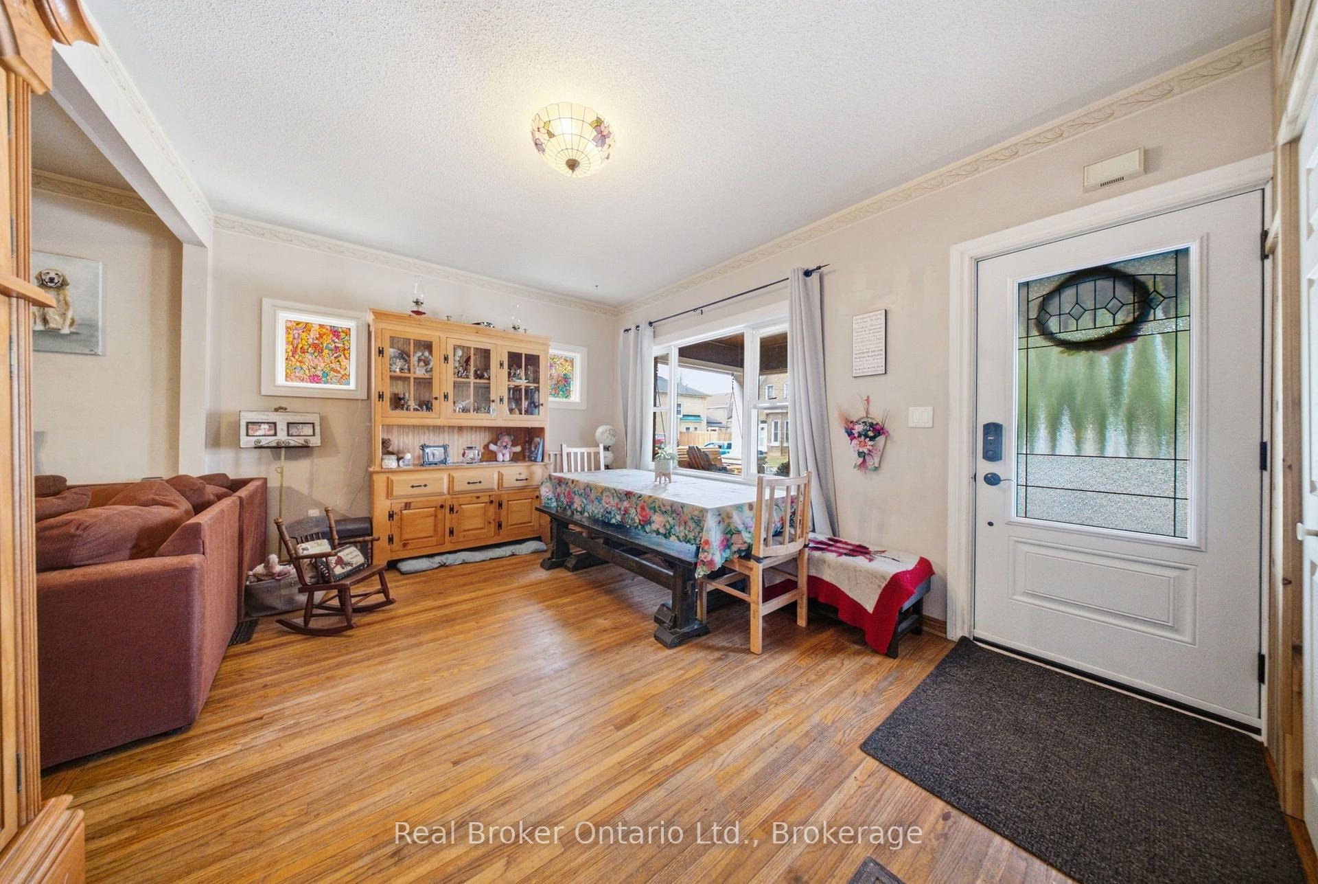 Photo 8 of 69 Arthur Street, Brantford, Victoria/Arthur — HOMEH