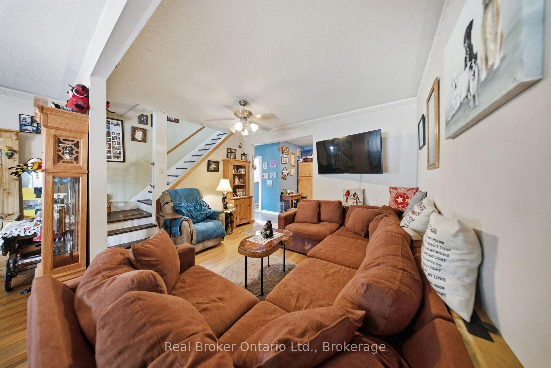 Photo 10 of 69 Arthur Street, Brantford, Victoria/Arthur — HOMEH