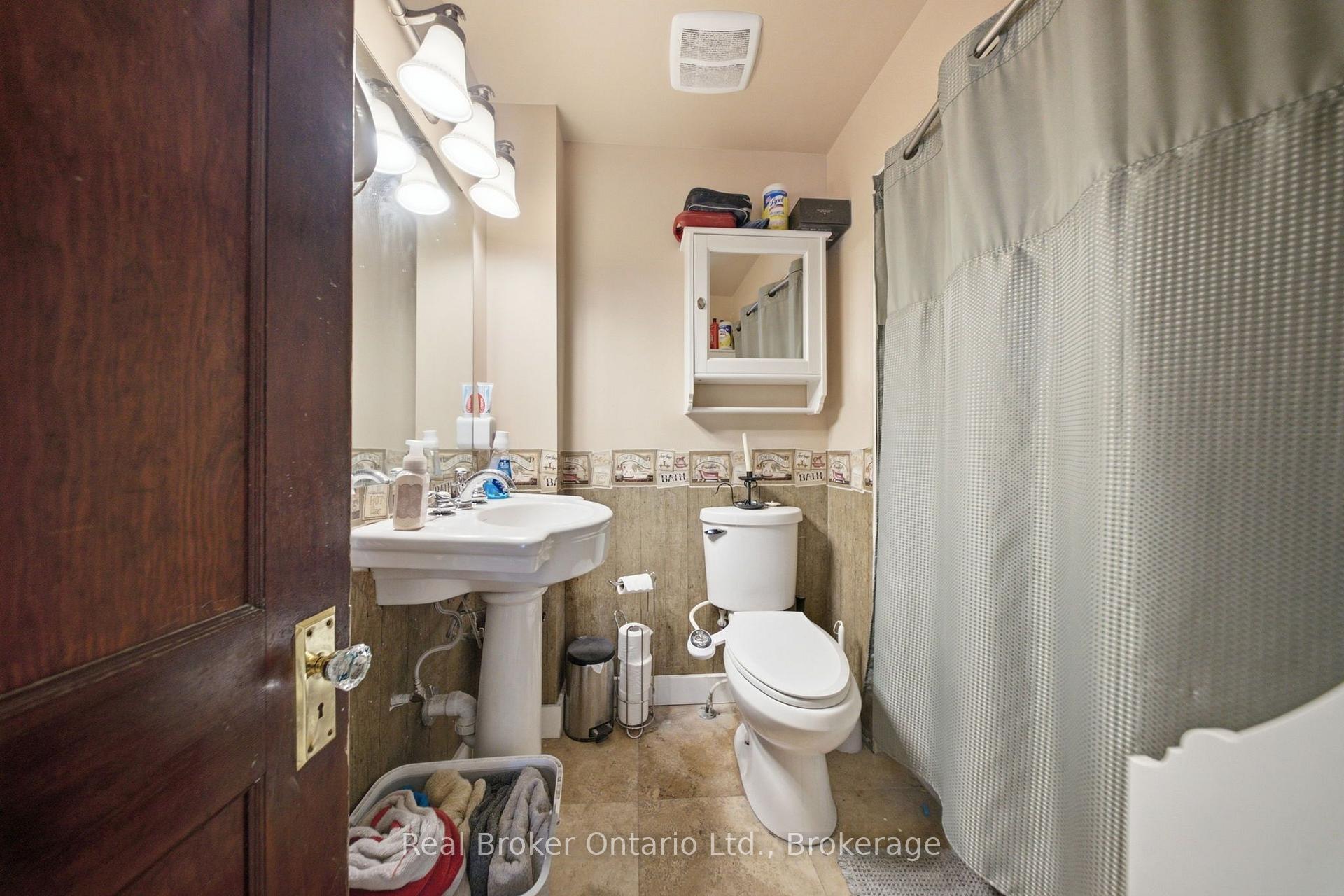 Photo 18 of 69 Arthur Street, Brantford, Victoria/Arthur — HOMEH