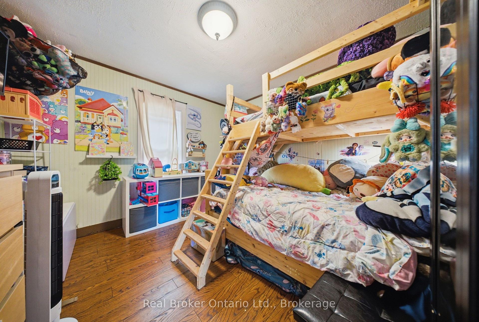 Photo 23 of 69 Arthur Street, Brantford, Victoria/Arthur — HOMEH