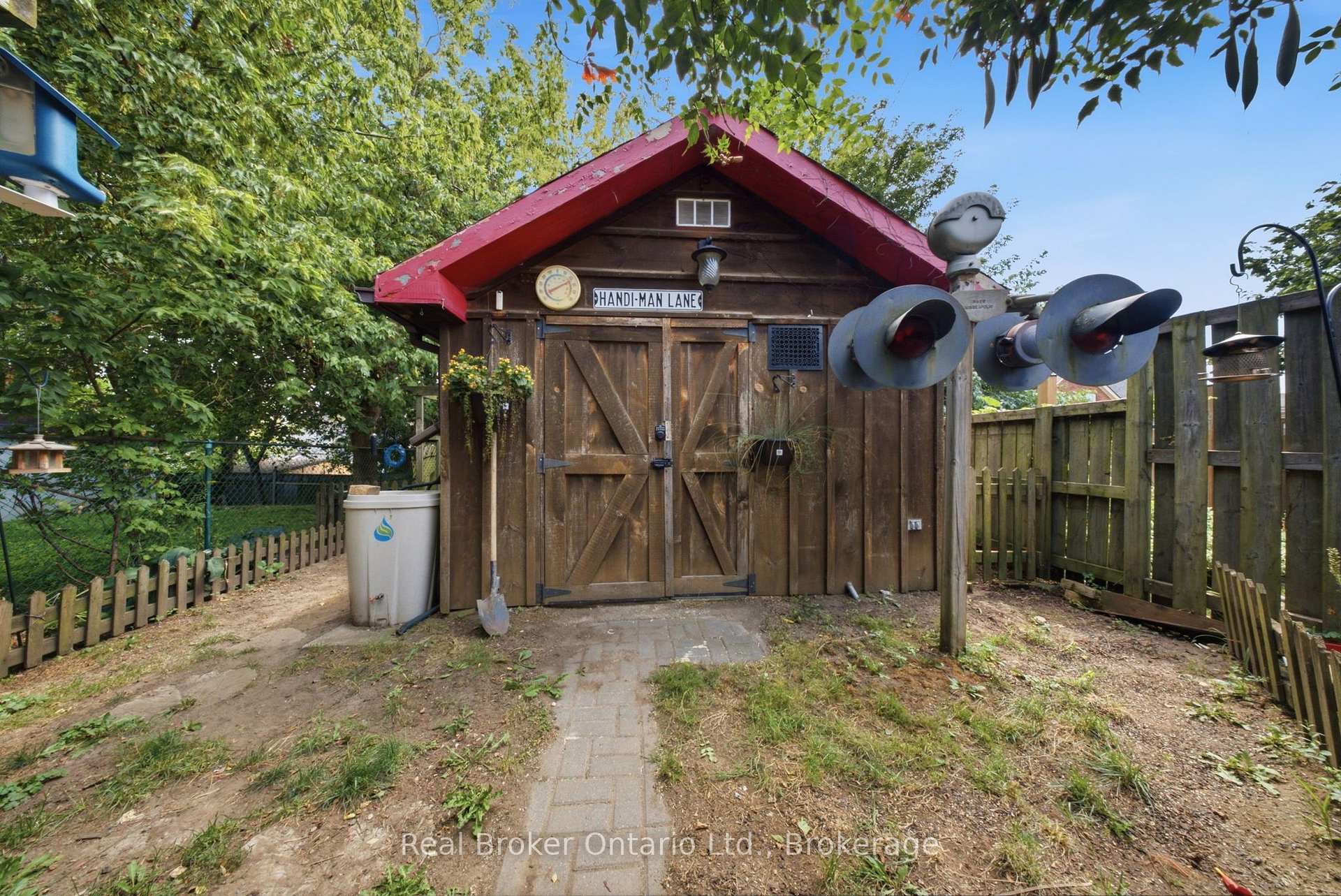 Photo 33 of 69 Arthur Street, Brantford, Victoria/Arthur — HOMEH