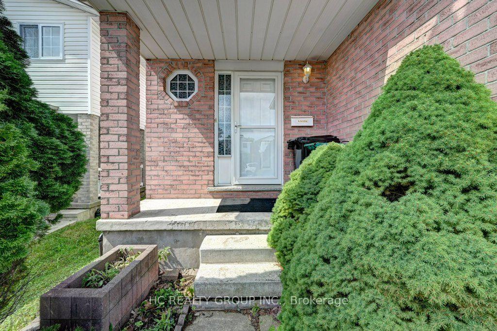 Photo 4 of 271 Resurrection Drive, Kitchener, Highland West — HOMEH
