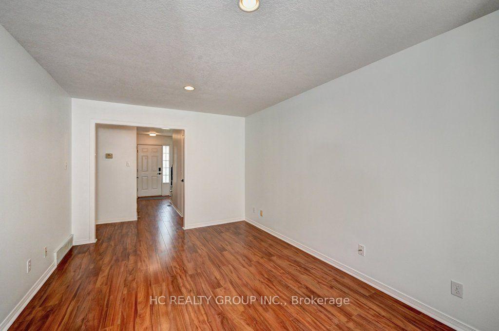 Photo 10 of 271 Resurrection Drive, Kitchener, Highland West — HOMEH