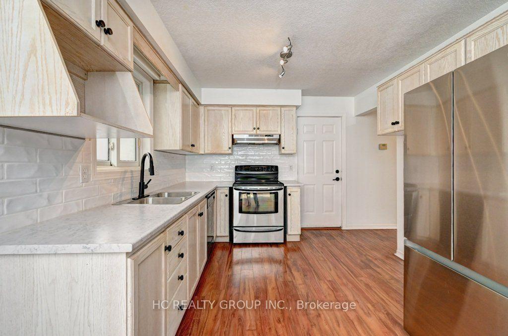 Photo 20 of 271 Resurrection Drive, Kitchener, Highland West — HOMEH