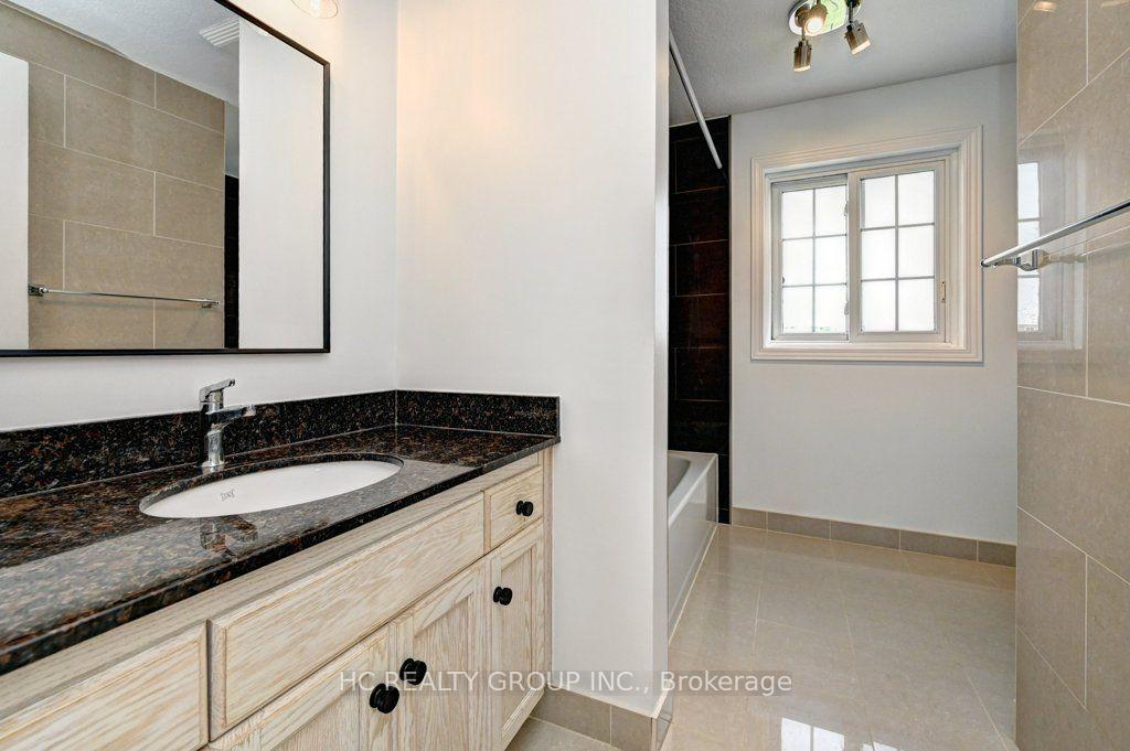 Photo 25 of 271 Resurrection Drive, Kitchener, Highland West — HOMEH