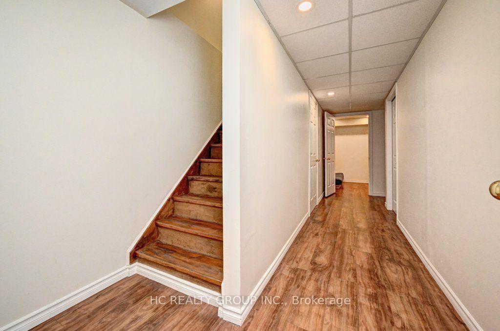 Photo 33 of 271 Resurrection Drive, Kitchener, Highland West — HOMEH