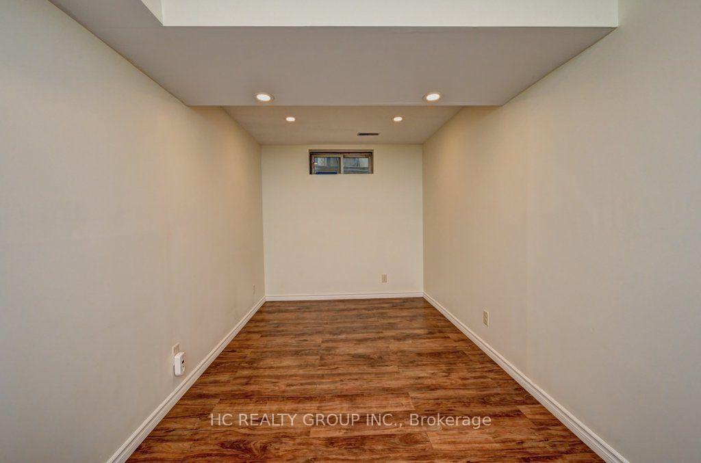 Photo 34 of 271 Resurrection Drive, Kitchener, Highland West — HOMEH