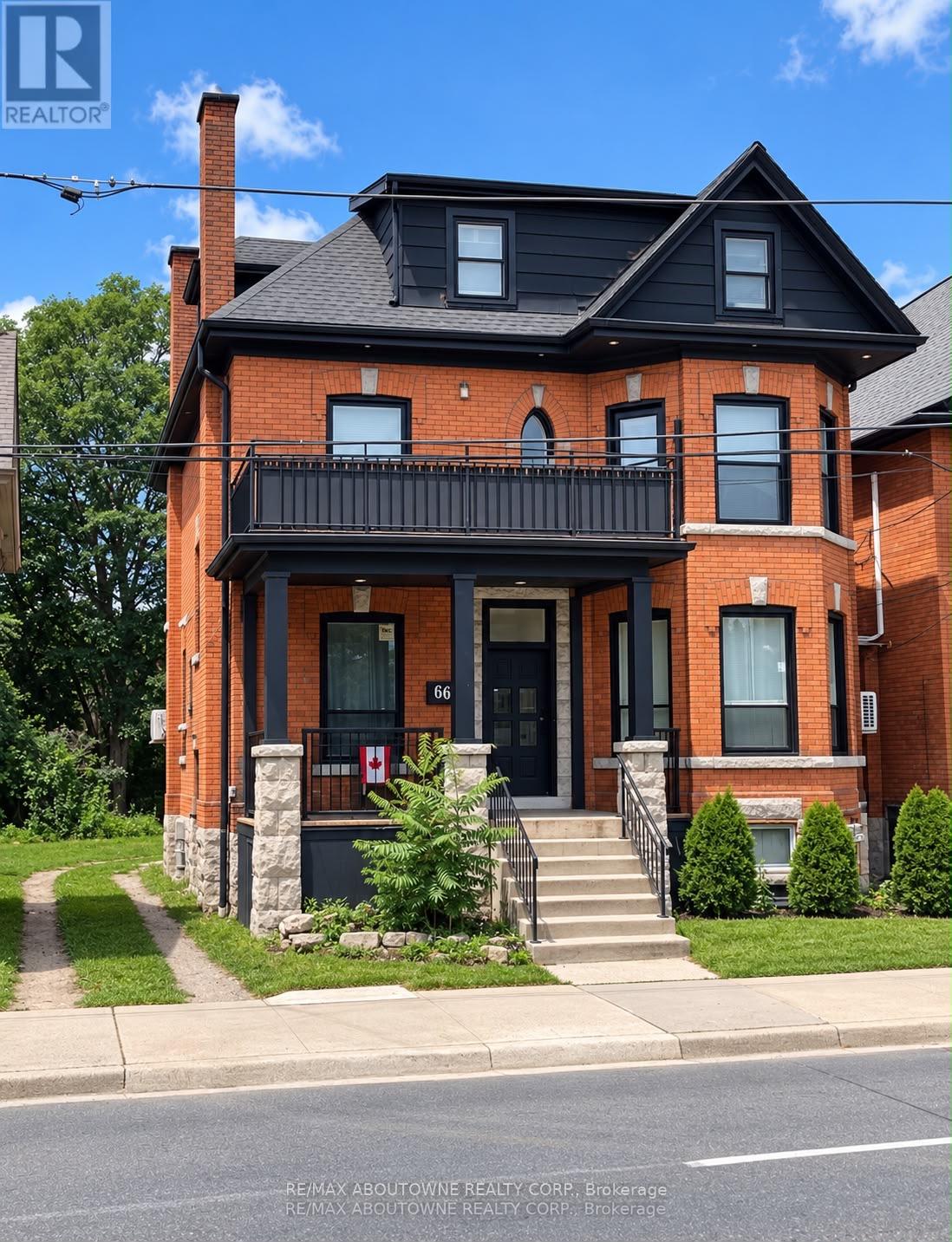 Photo of 66 Wellington Street S
