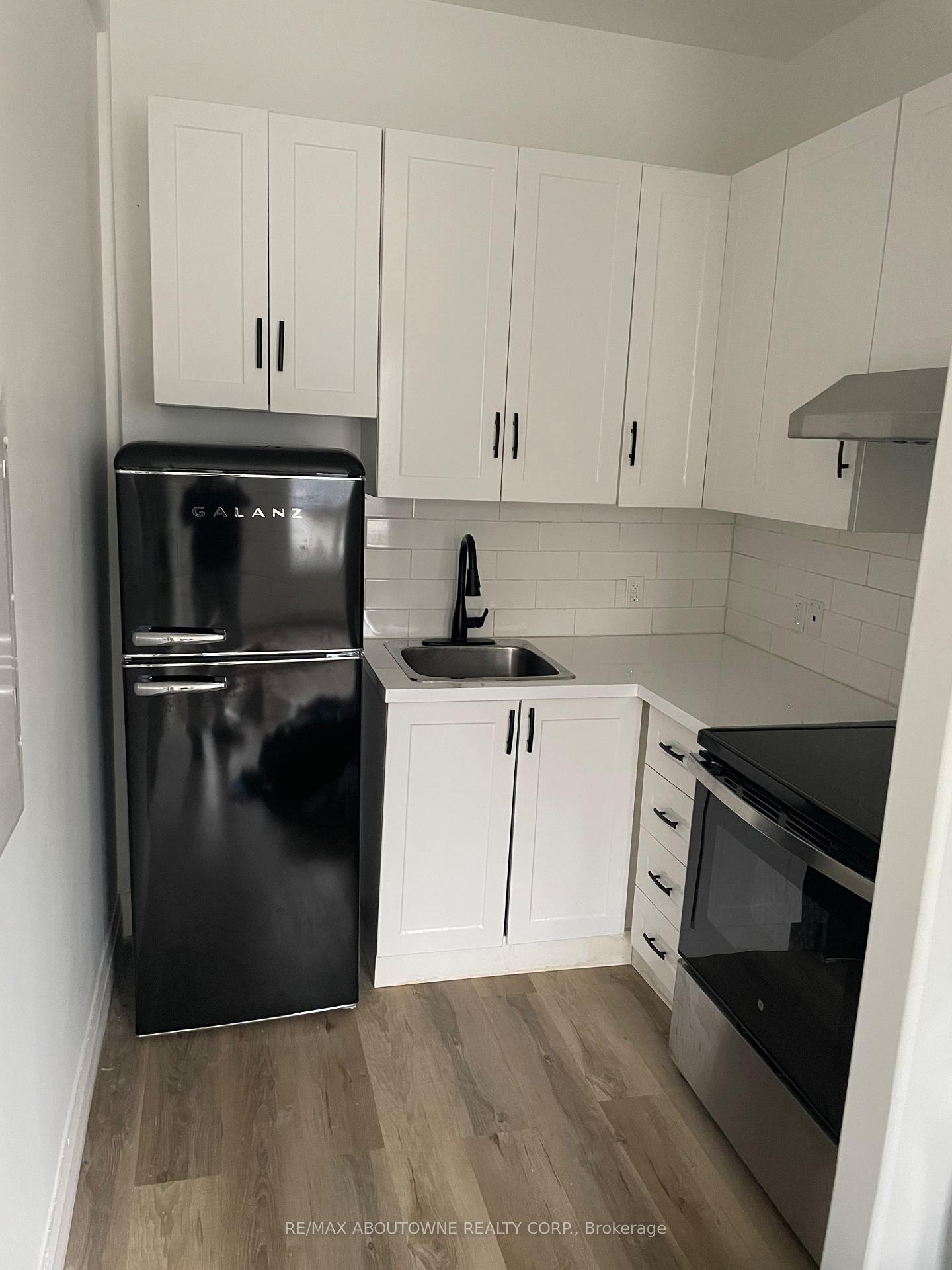 Photo 39 of 66 Wellington Street S, Hamilton, Corktown — HOMEH