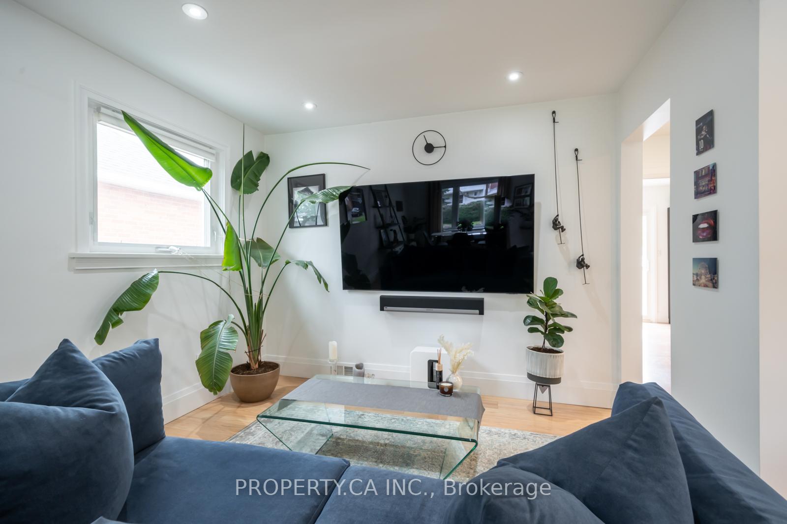Photo 19 of 44 Daniels Street, Etobicoke, Stonegate-Queensway — HOMEH