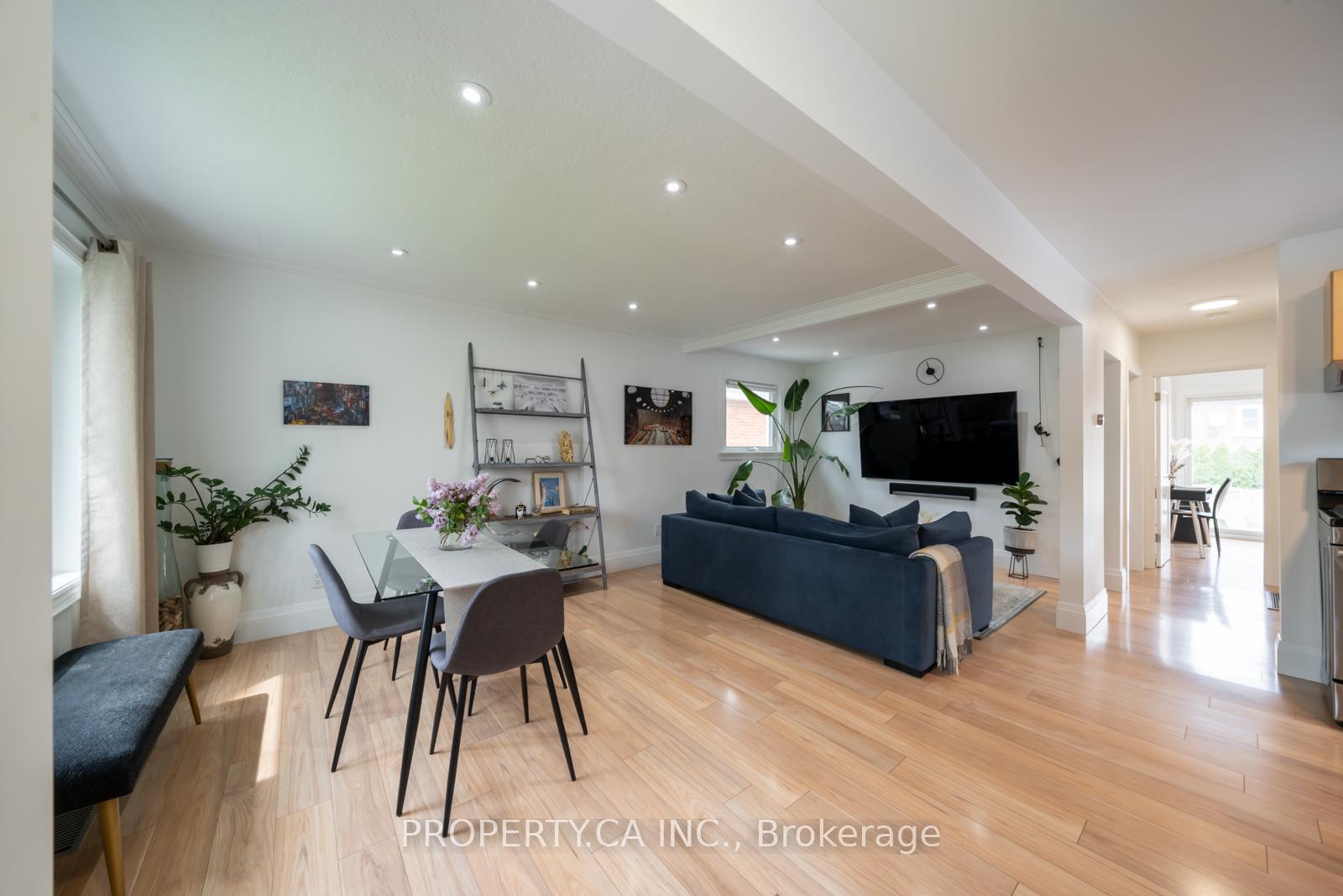 Photo 21 of 44 Daniels Street, Etobicoke, Stonegate-Queensway — HOMEH