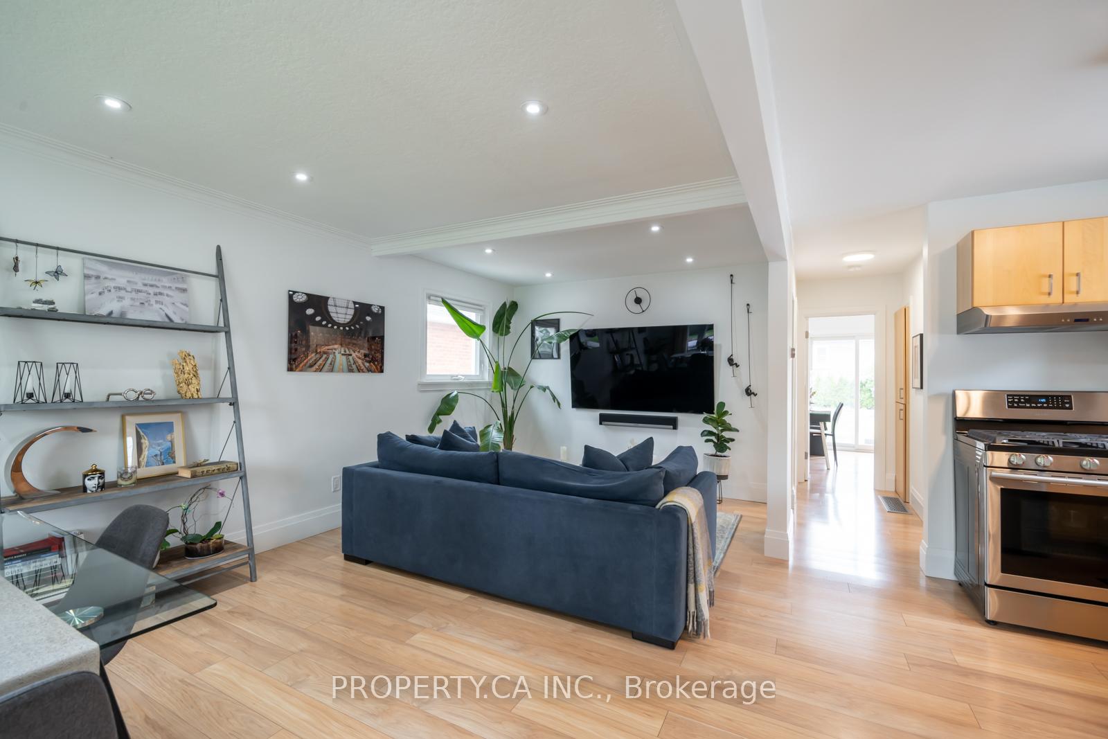 Photo 25 of 44 Daniels Street, Etobicoke, Stonegate-Queensway — HOMEH