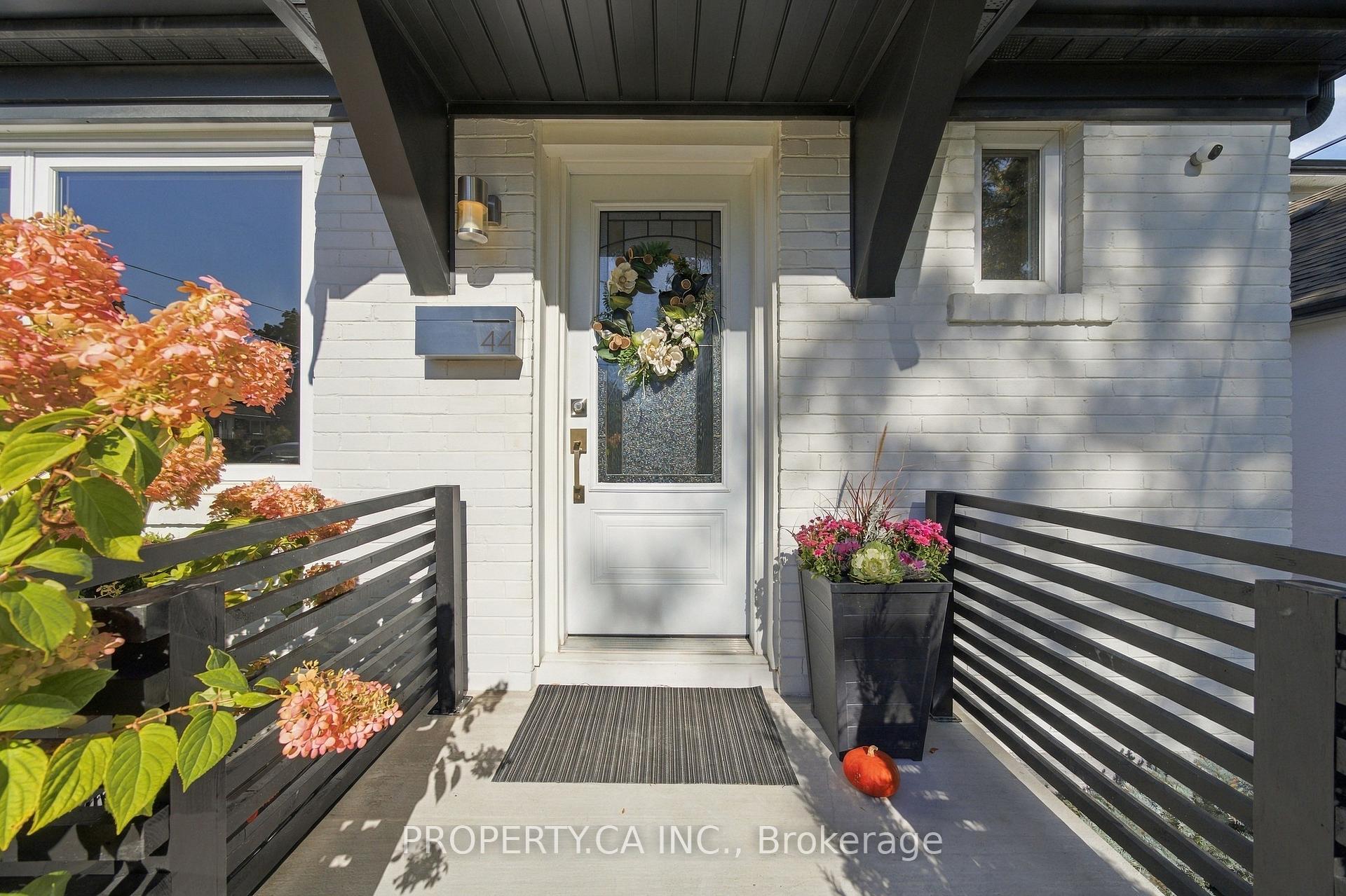 Photo 6 of 44 Daniels Street, Etobicoke, Stonegate-Queensway — HOMEH