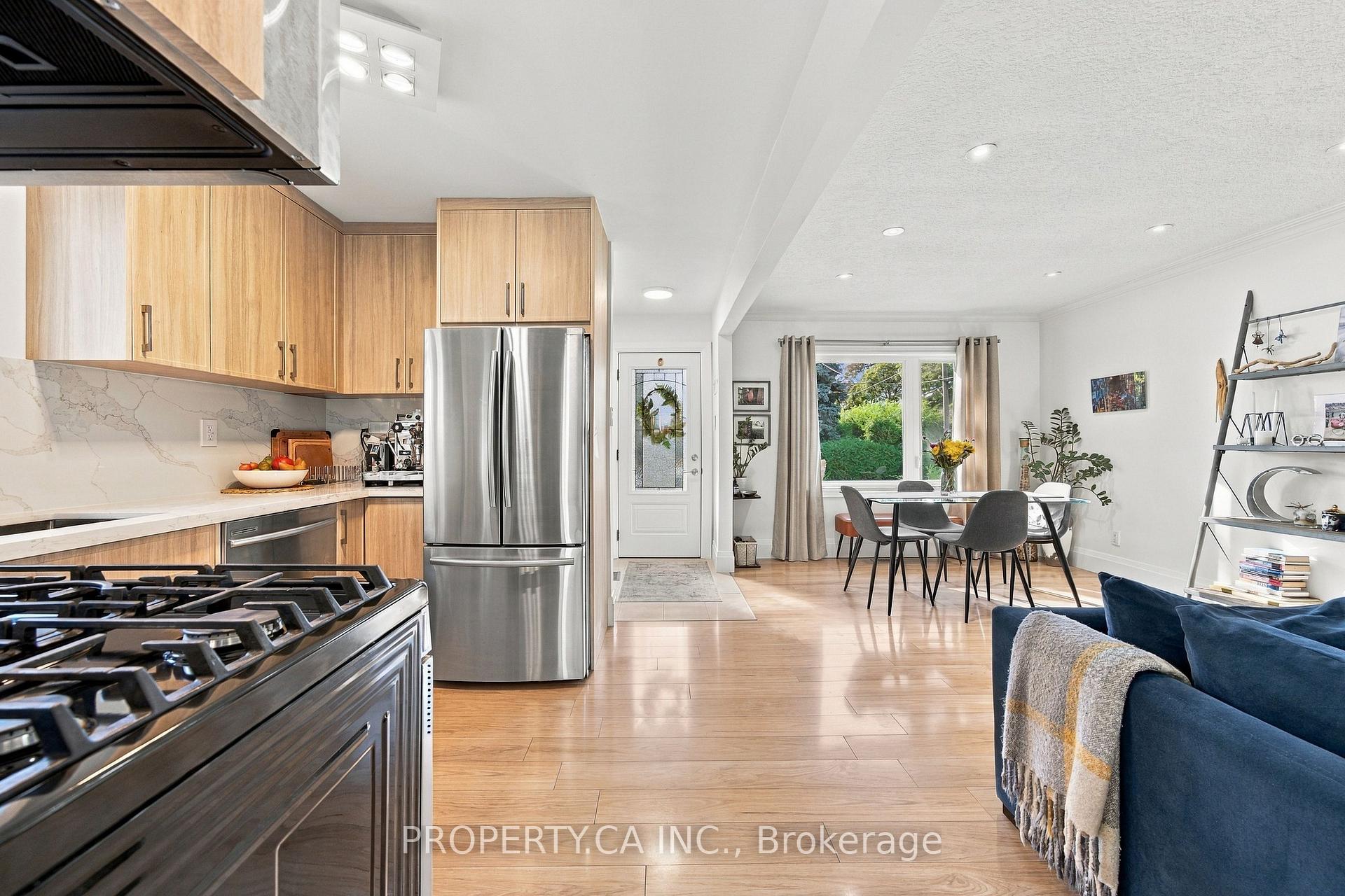 Photo 18 of 44 Daniels Street, Etobicoke, Stonegate-Queensway — HOMEH