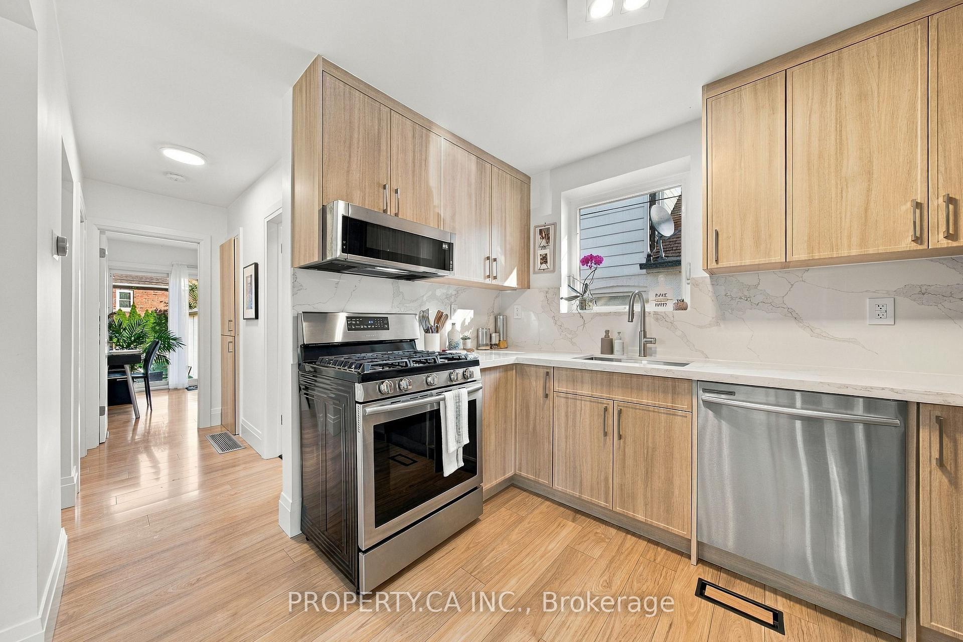Photo 20 of 44 Daniels Street, Etobicoke, Stonegate-Queensway — HOMEH