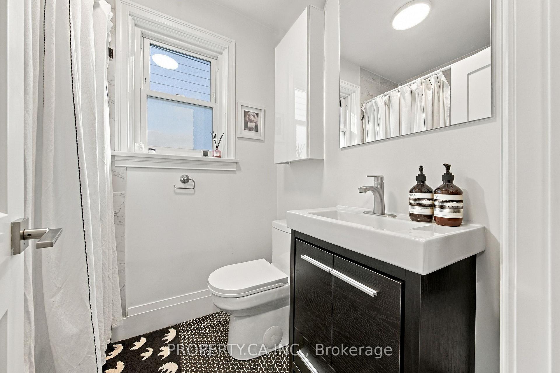 Photo 40 of 44 Daniels Street, Etobicoke, Stonegate-Queensway — HOMEH