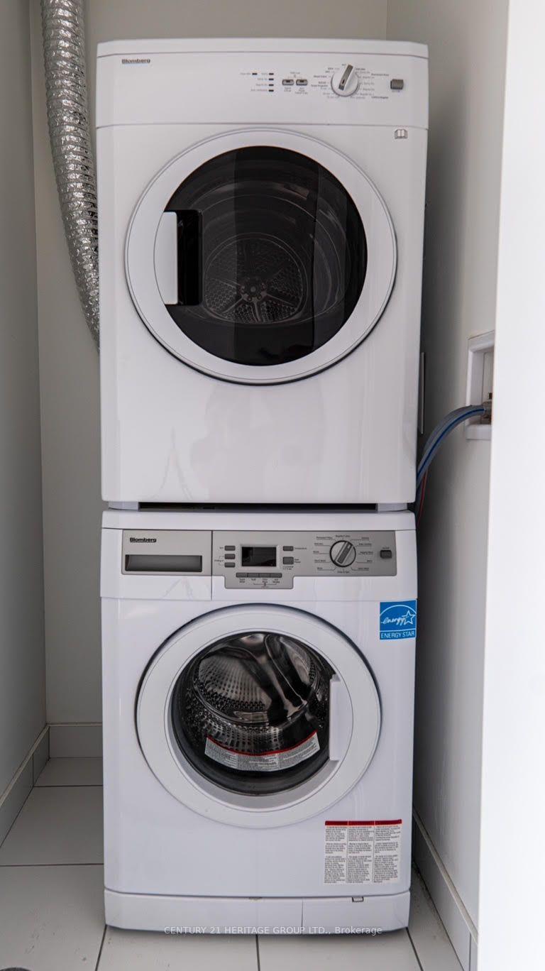 Photo 3 of Unit 1709, 501 St Clair Avenue W, Toronto, Casa Loma — HOMEH