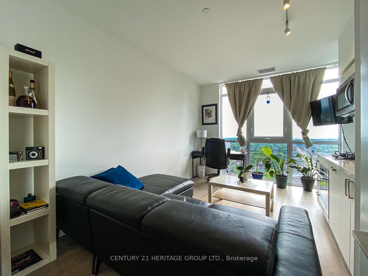 Photo 6 of Unit 1709, 501 St Clair Avenue W, Toronto, Casa Loma — HOMEH