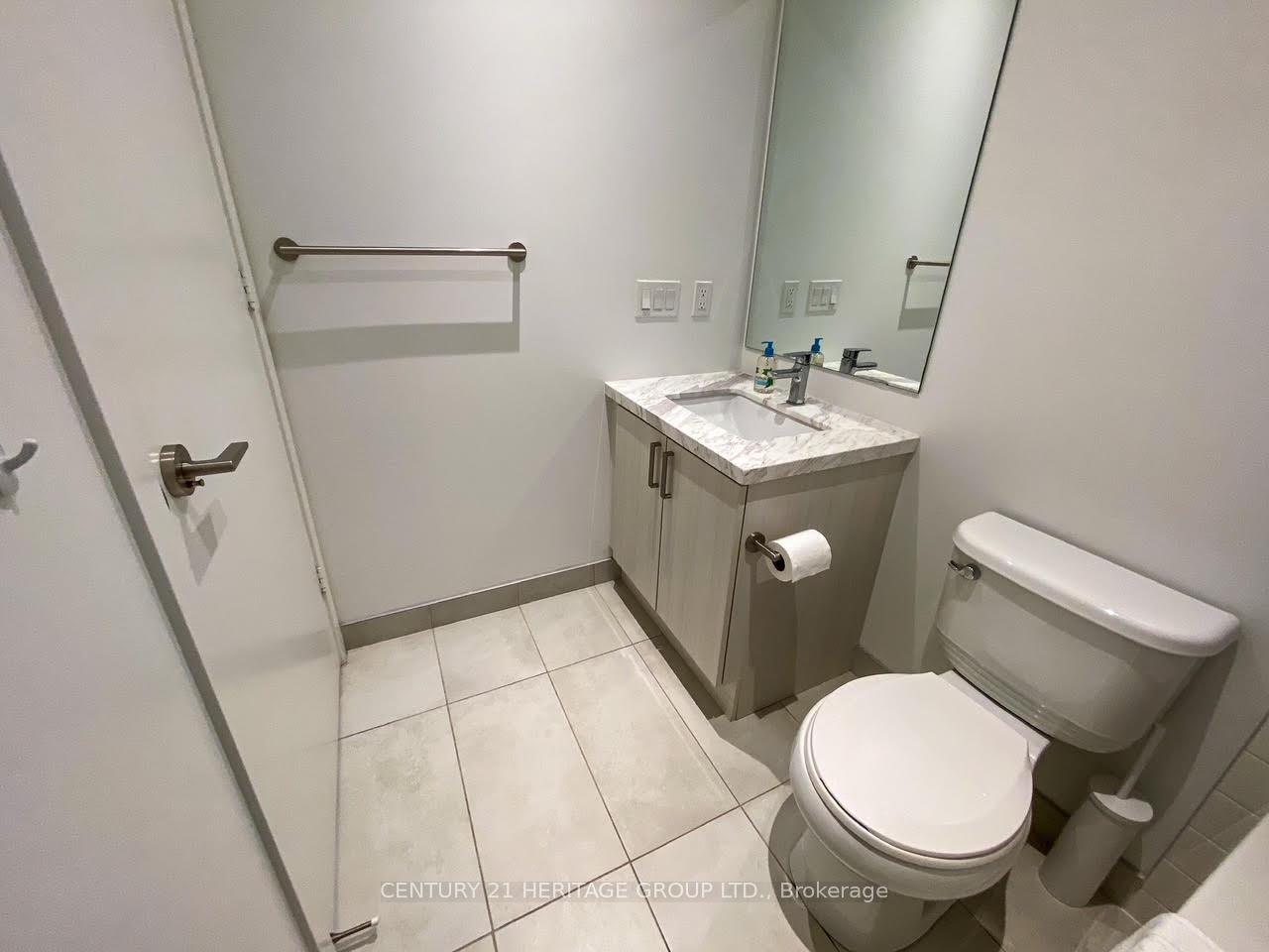 Photo 8 of Unit 1709, 501 St Clair Avenue W, Toronto, Casa Loma — HOMEH