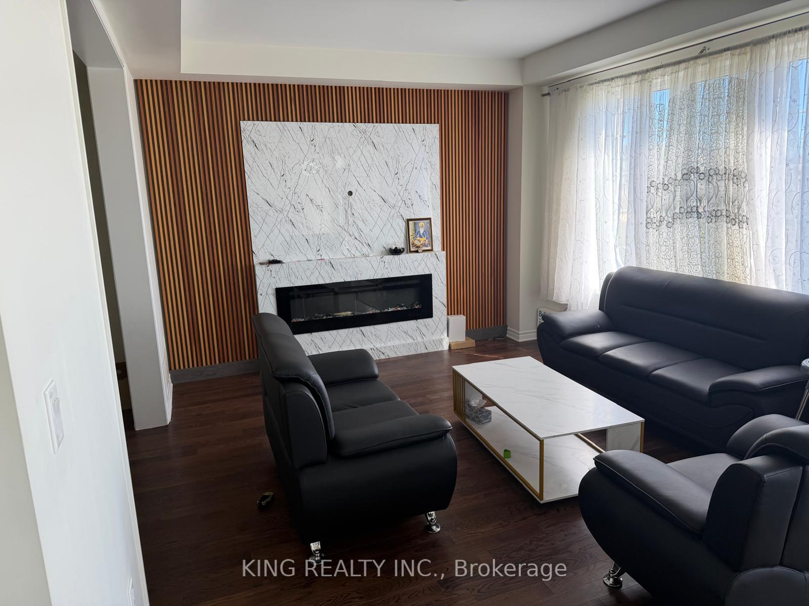 Photo 4 of 51 Eberly Woods Drive, Caledon, Rural Caledon — HOMEH