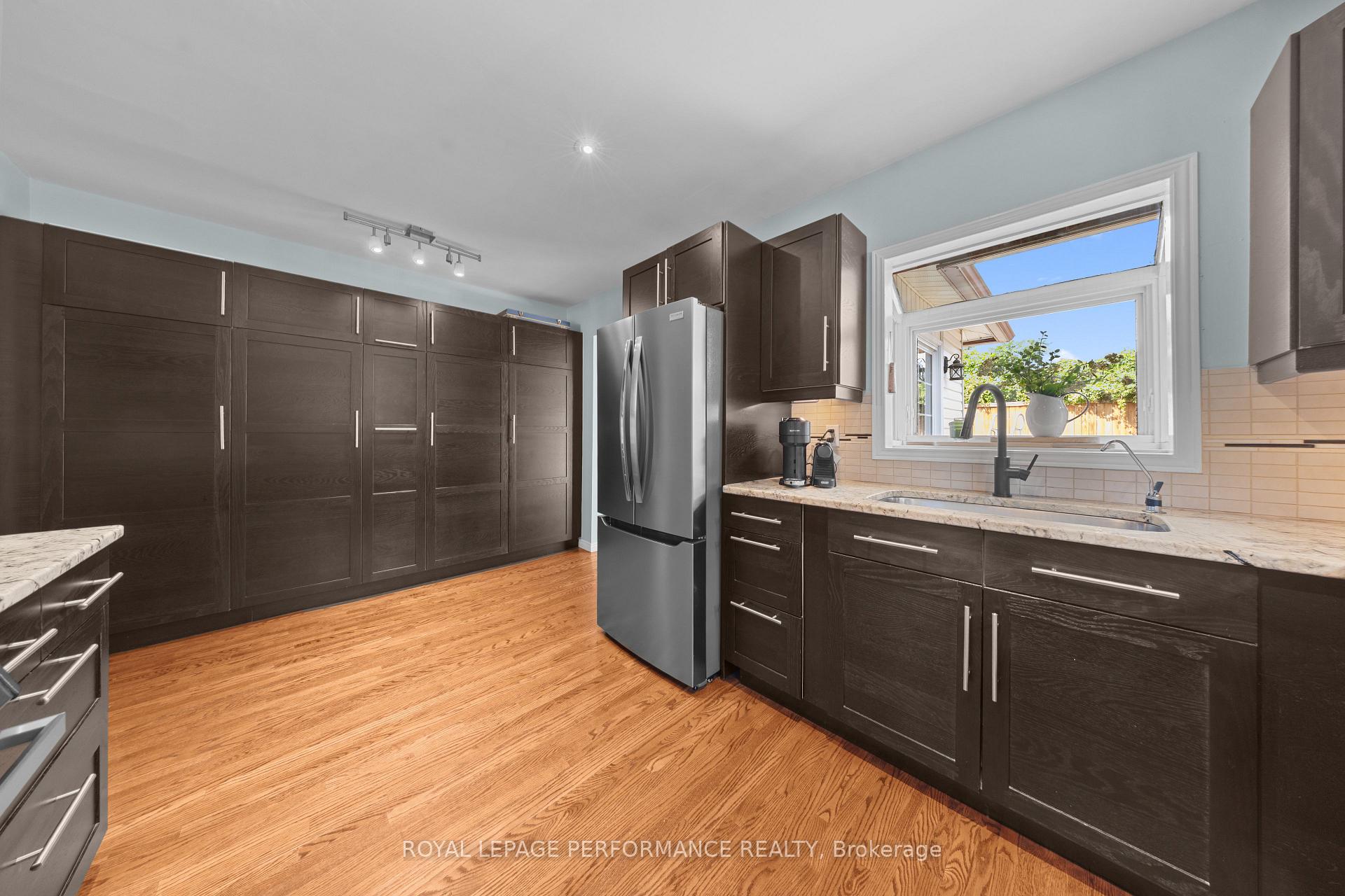 Photo 8 of 2177 Bingham Street, Ottawa, Elmvale Acres/Urbandale — HOMEH