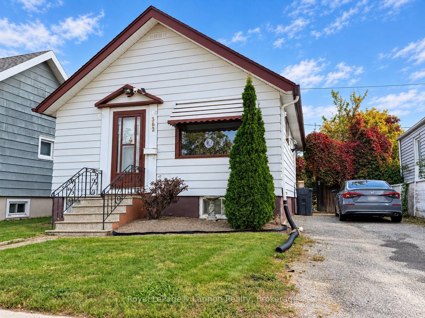 Photo of 362 McKellar Street N