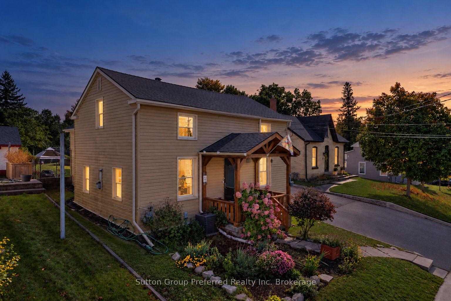 Photo 2 of 47 Centre Street, Woodstock, Woodstock - South — HOMEH