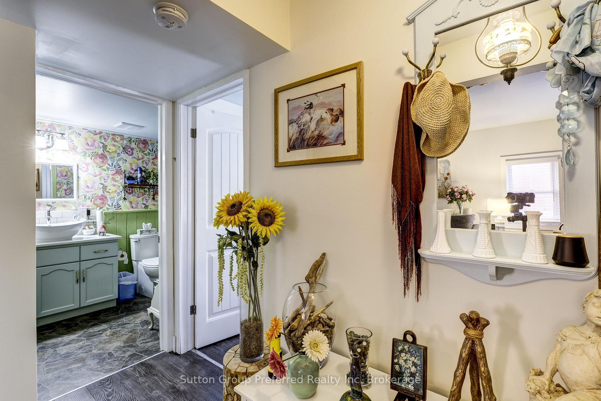 Photo 16 of 47 Centre Street, Woodstock, Woodstock - South — HOMEH