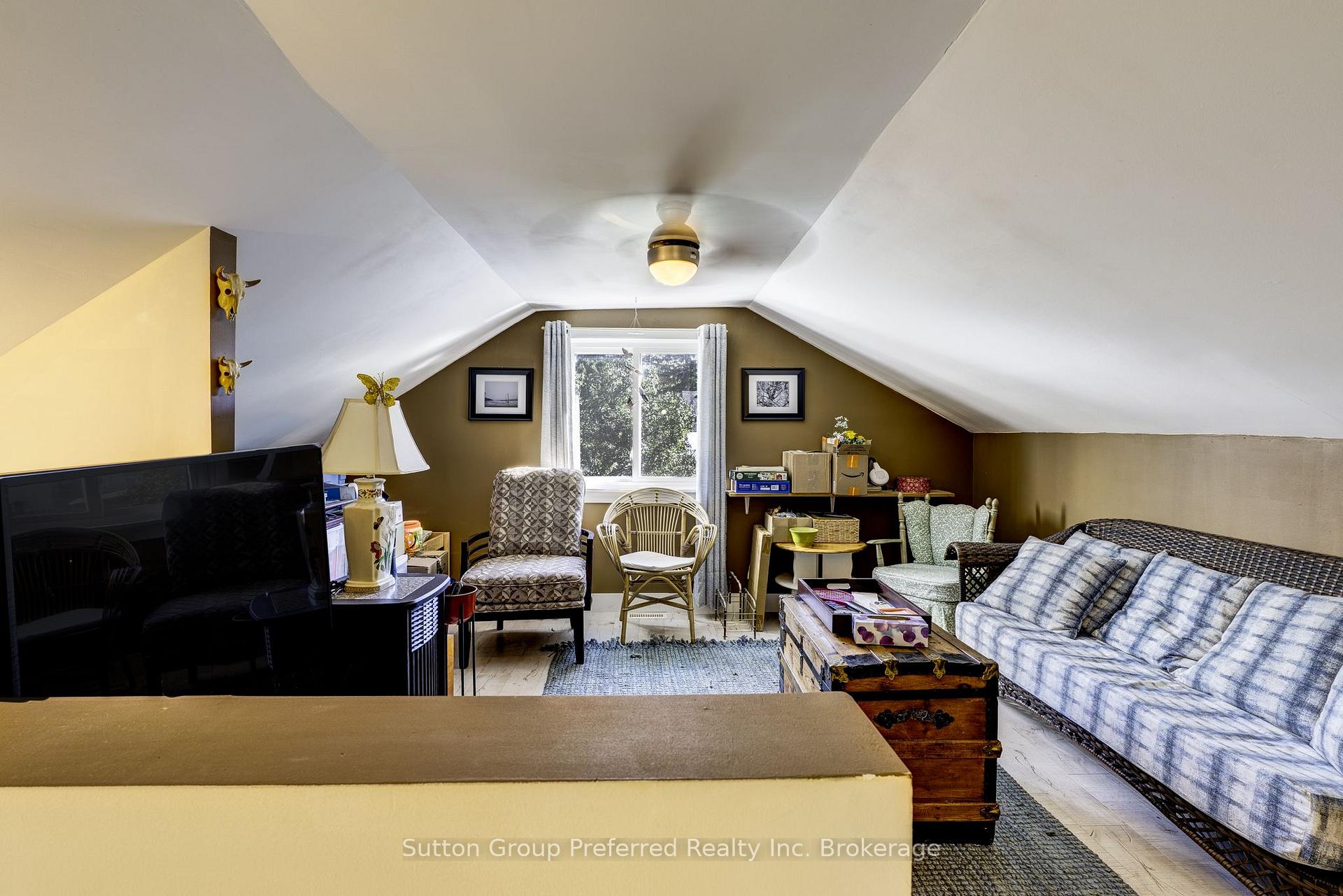 Photo 19 of 47 Centre Street, Woodstock, Woodstock - South — HOMEH