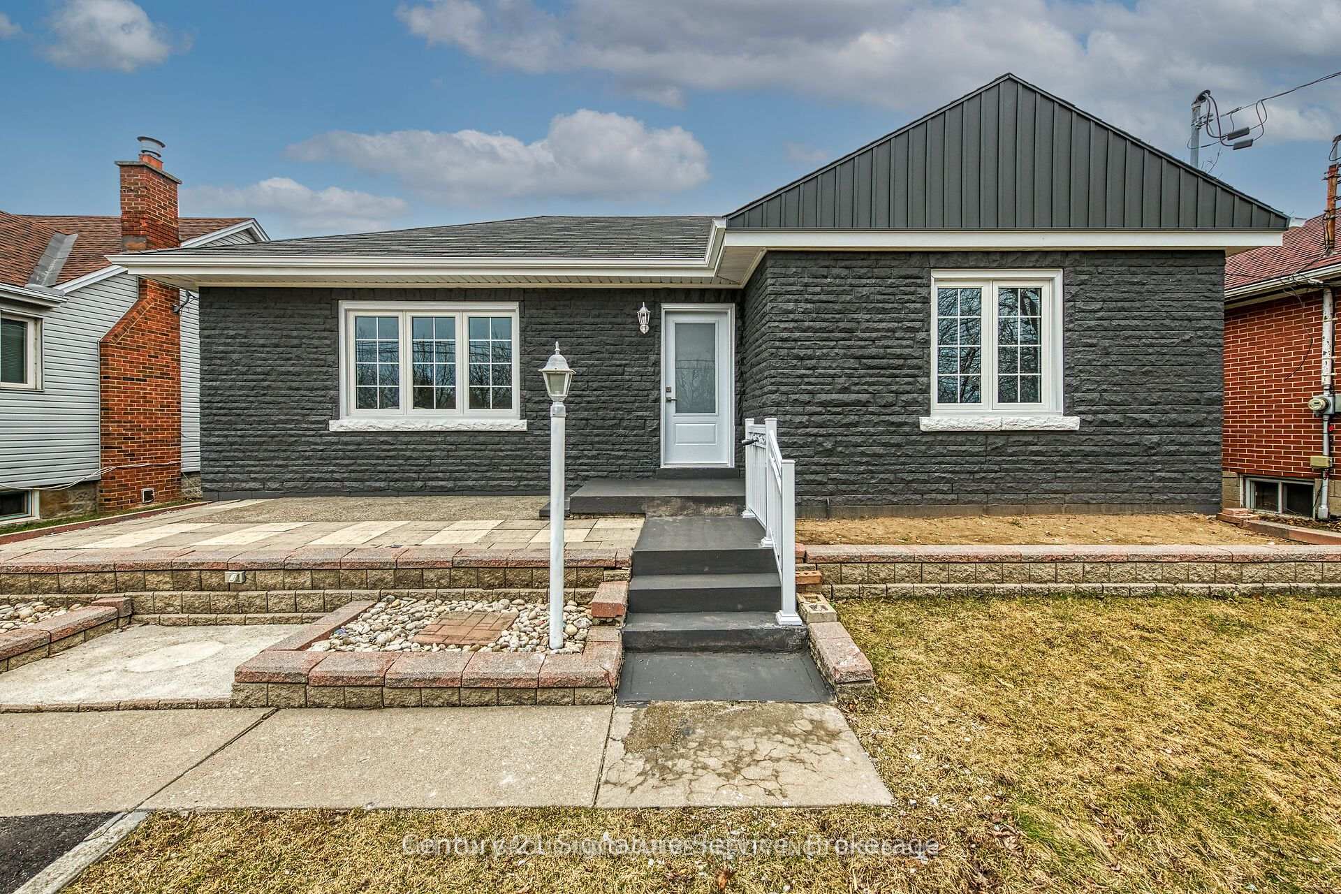 Photo 2 of Unit Lower, 346 Pottruff Road N, Hamilton, Kentley — HOMEH