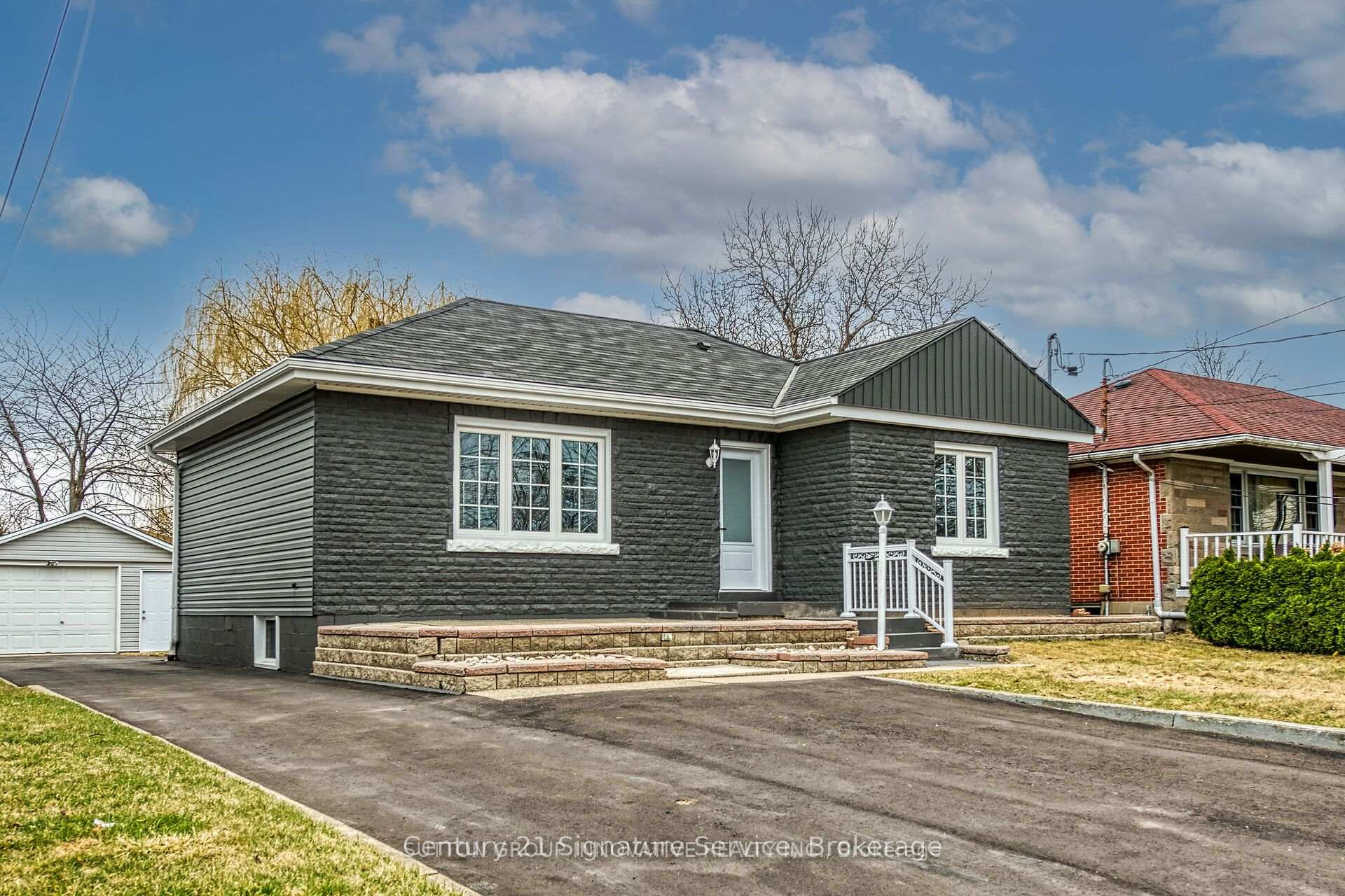 Photo 3 of Unit Lower, 346 Pottruff Road N, Hamilton, Kentley — HOMEH