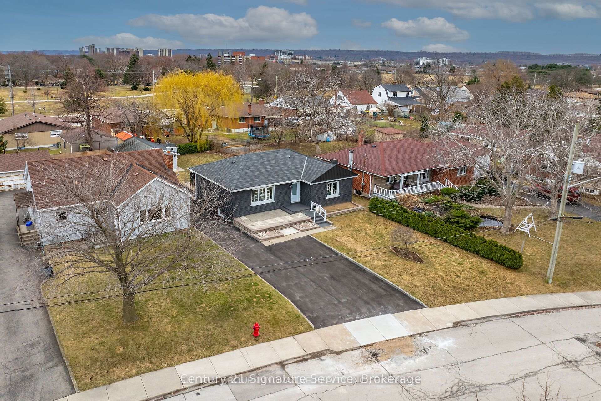 Photo 5 of Unit Lower, 346 Pottruff Road N, Hamilton, Kentley — HOMEH