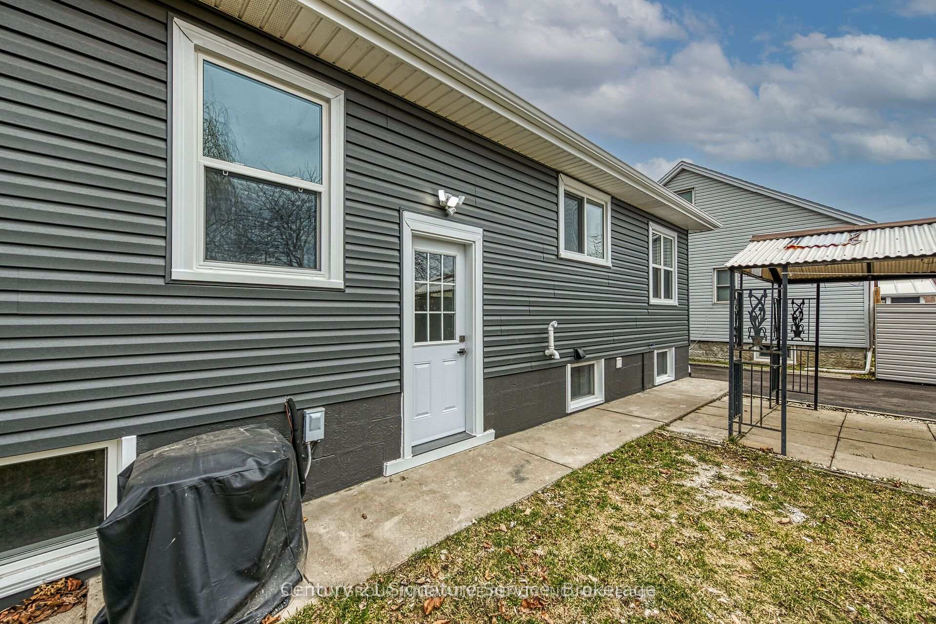 Photo 22 of Unit Lower, 346 Pottruff Road N, Hamilton, Kentley — HOMEH