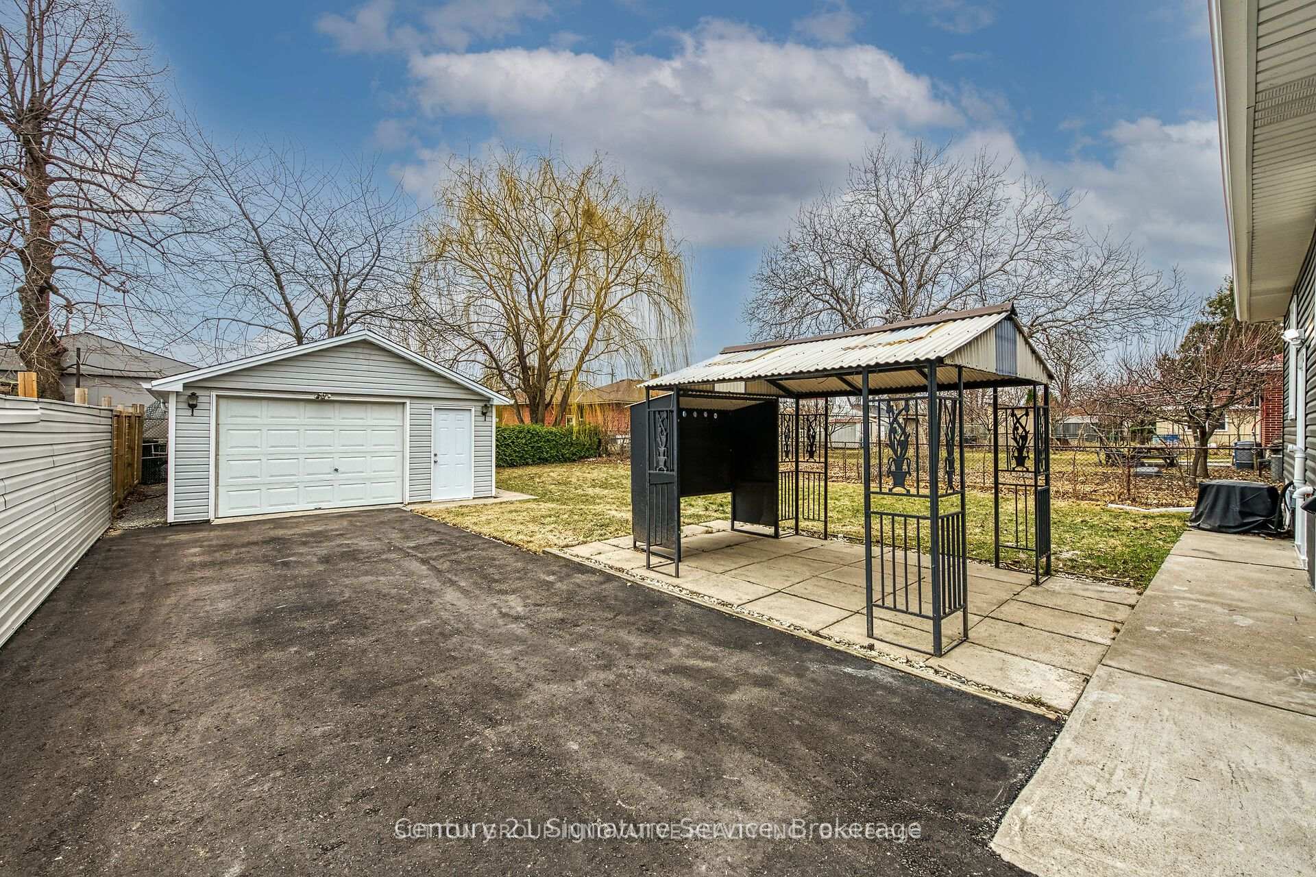 Photo 23 of Unit Lower, 346 Pottruff Road N, Hamilton, Kentley — HOMEH