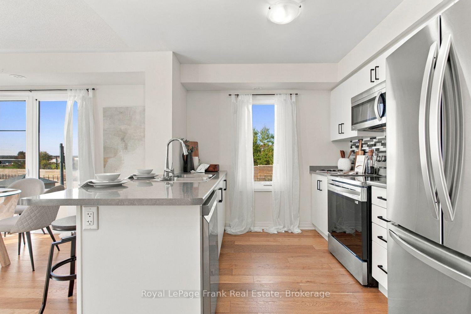 Photo 5 of Unit 17, 28C Lookout Drive, Clarington, Bowmanville — HOMEH