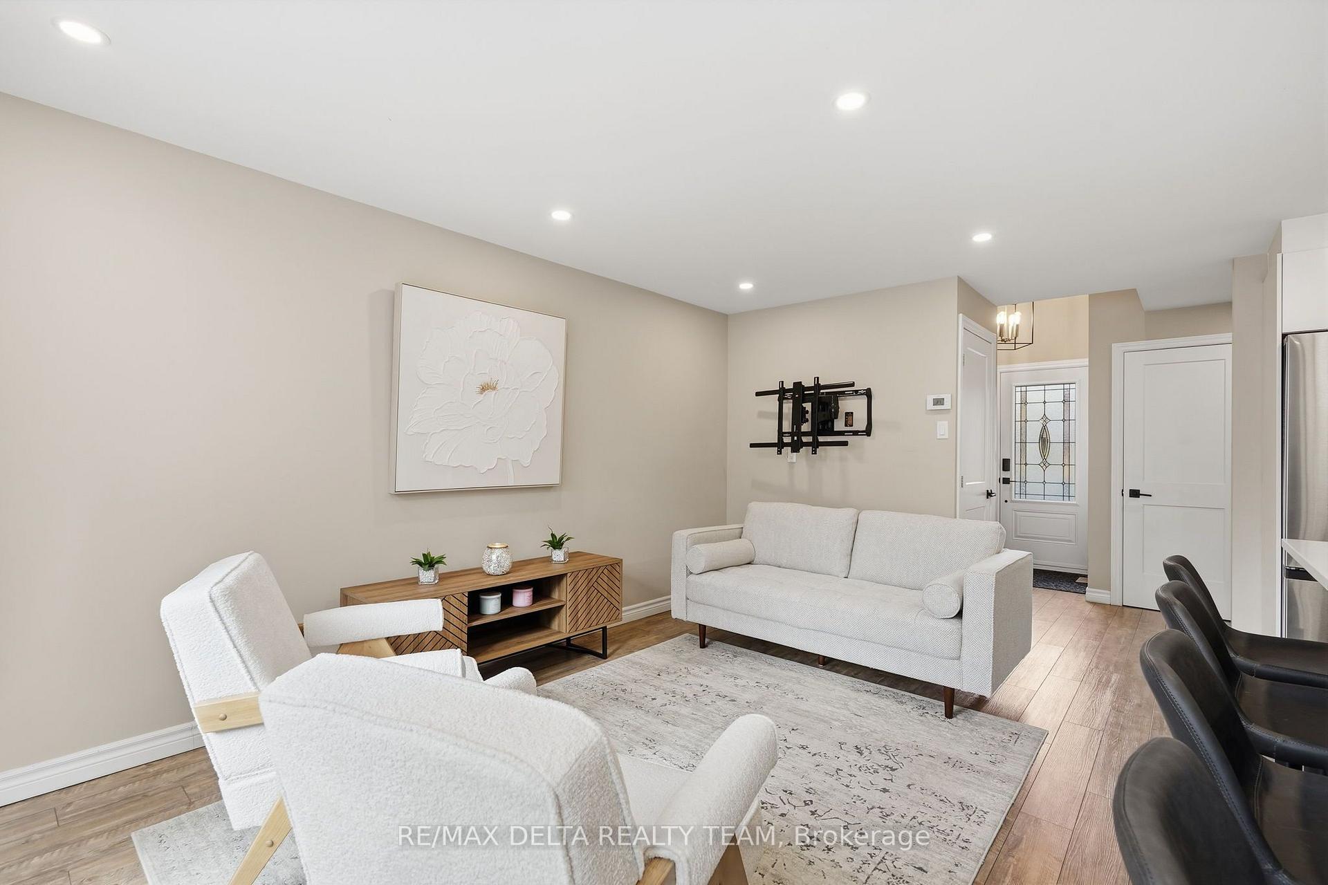 Photo 5 of Unit 73, 6917 Bilberry Drive, Ottawa, Convent Glen North — HOMEH