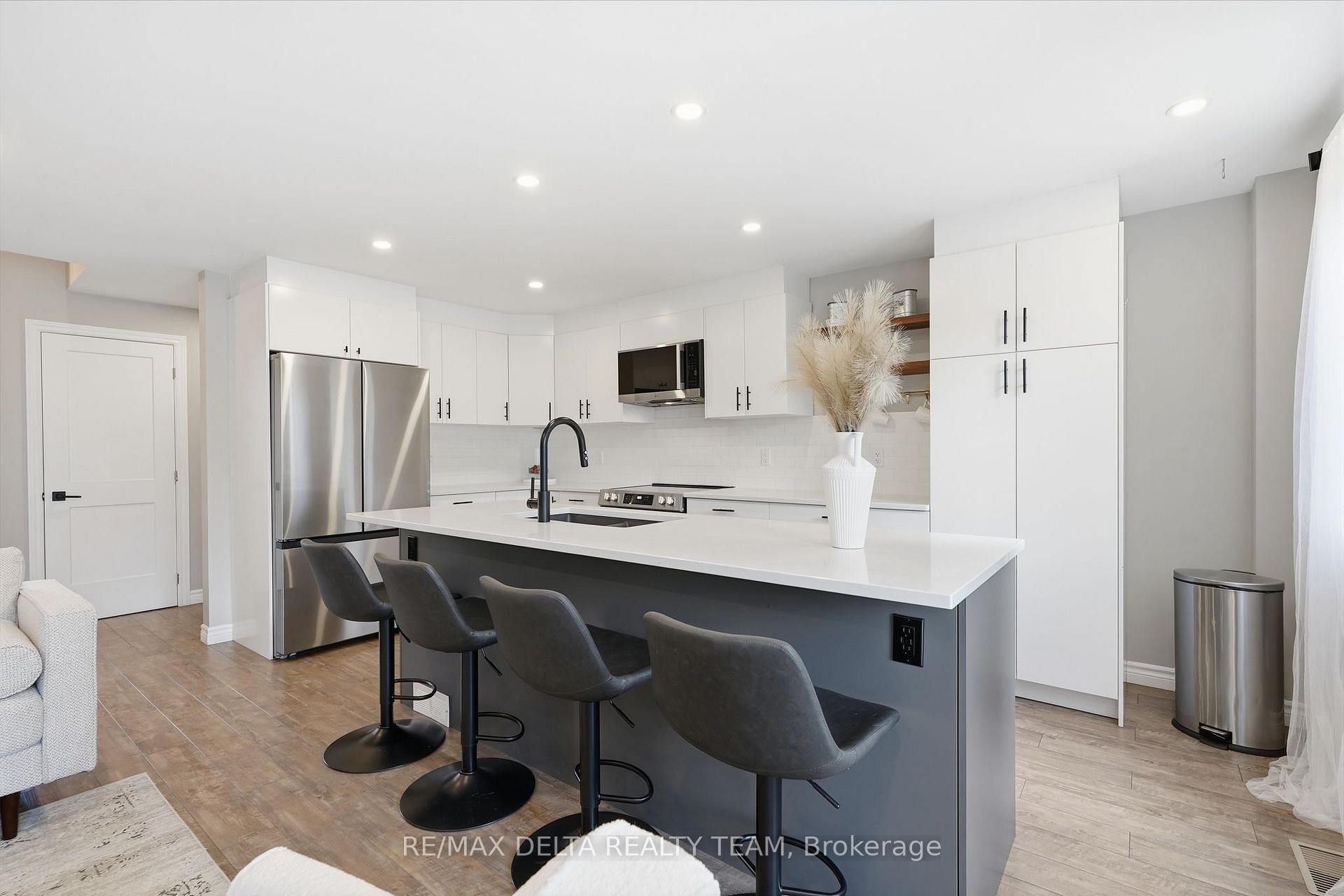 Photo 10 of Unit 73, 6917 Bilberry Drive, Ottawa, Convent Glen North — HOMEH