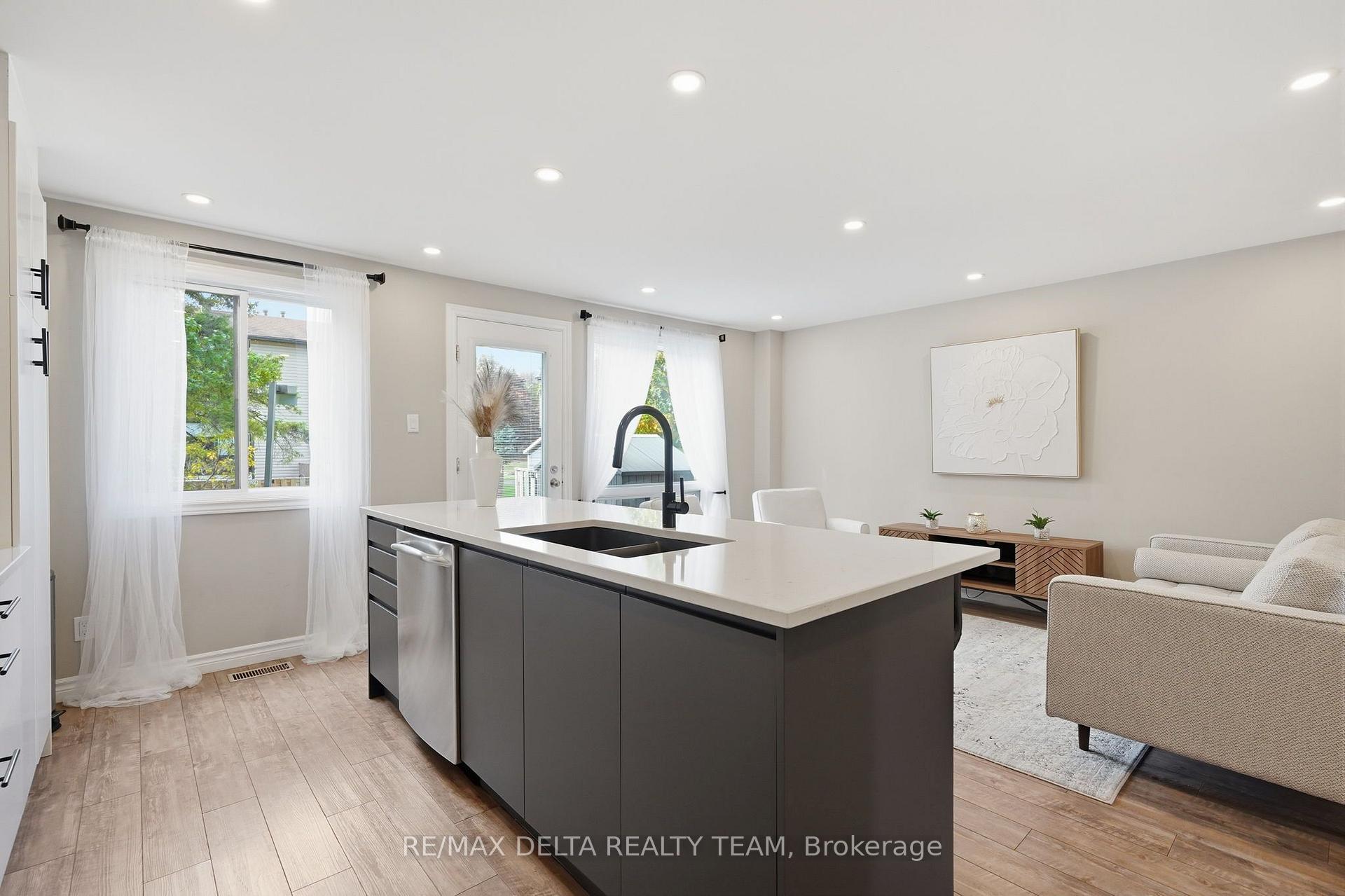 Photo 11 of Unit 73, 6917 Bilberry Drive, Ottawa, Convent Glen North — HOMEH