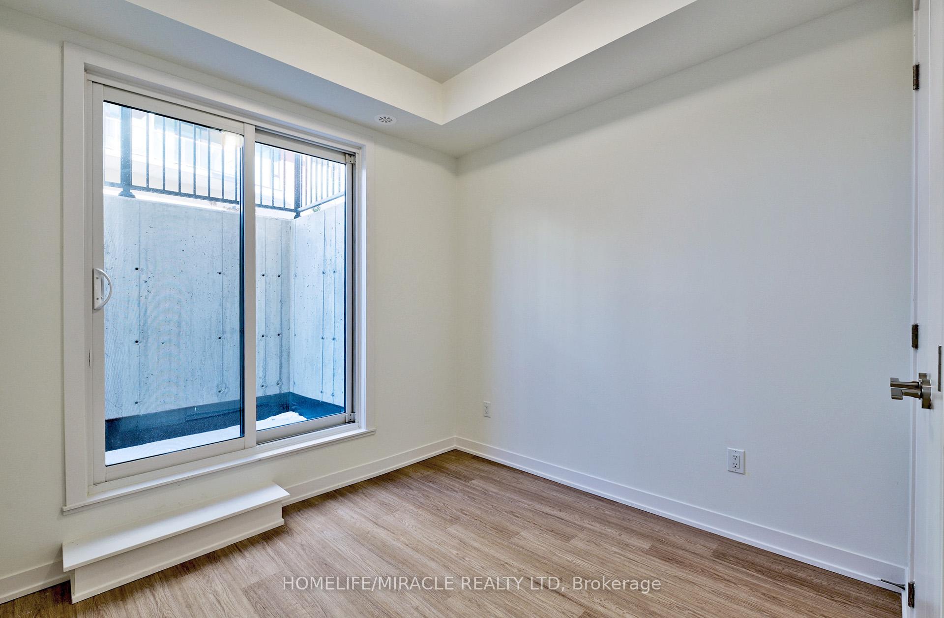 Photo 18 of Unit 1017, 14 David Eyer Road, Richmond Hill, Rural Richmond Hill — HOMEH