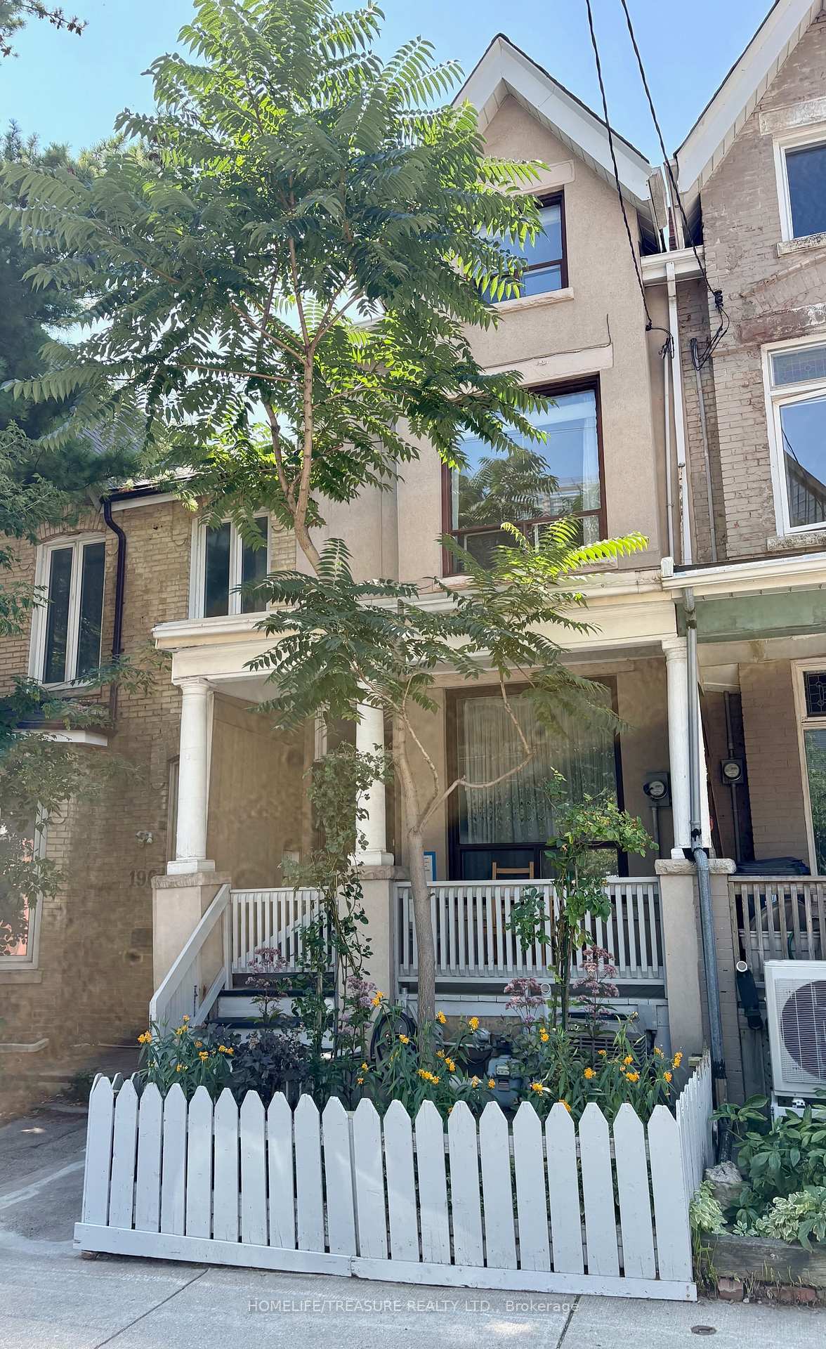 Photo of 198 McCaul Street