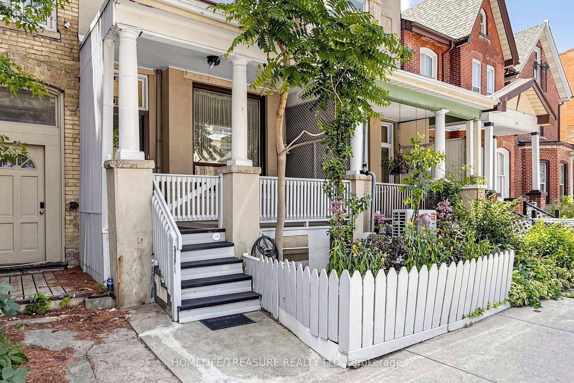 Photo 2 of 198 McCaul Street, Toronto, Kensington-Chinatown — HOMEH